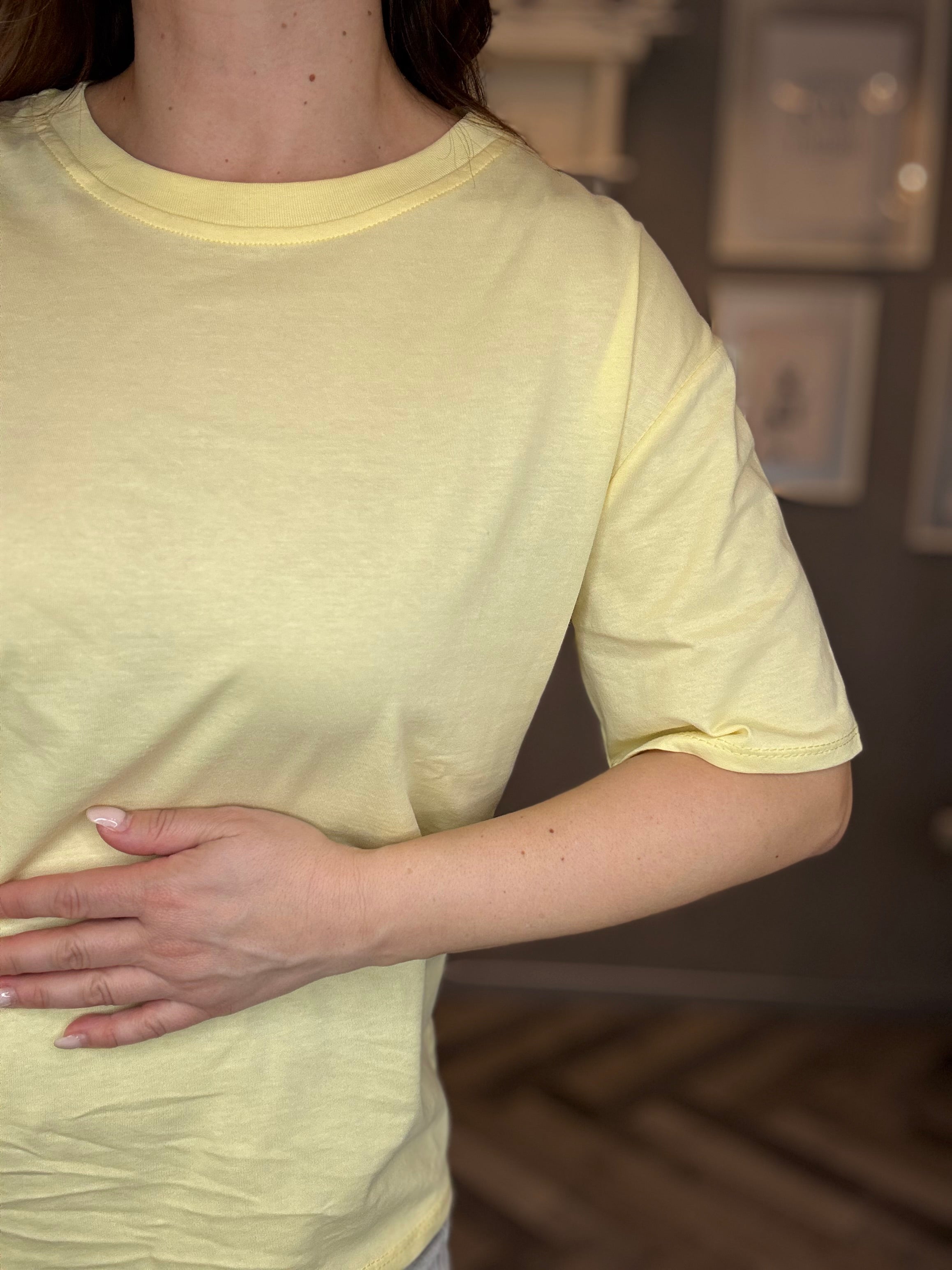 T-shirt soft basic giallo pastello