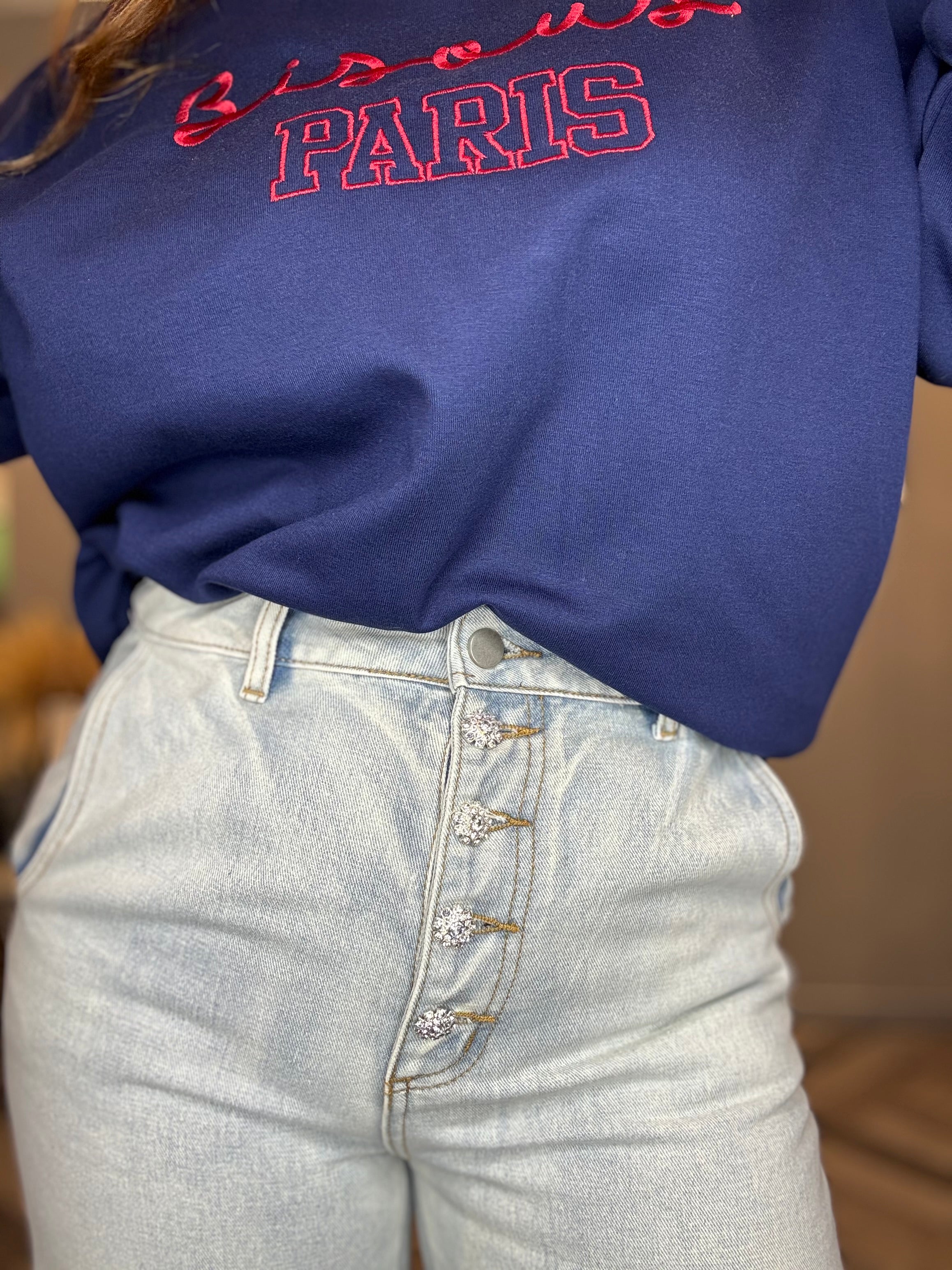 Jeans mom fit con bottoni gioiello lavaggio chiaro