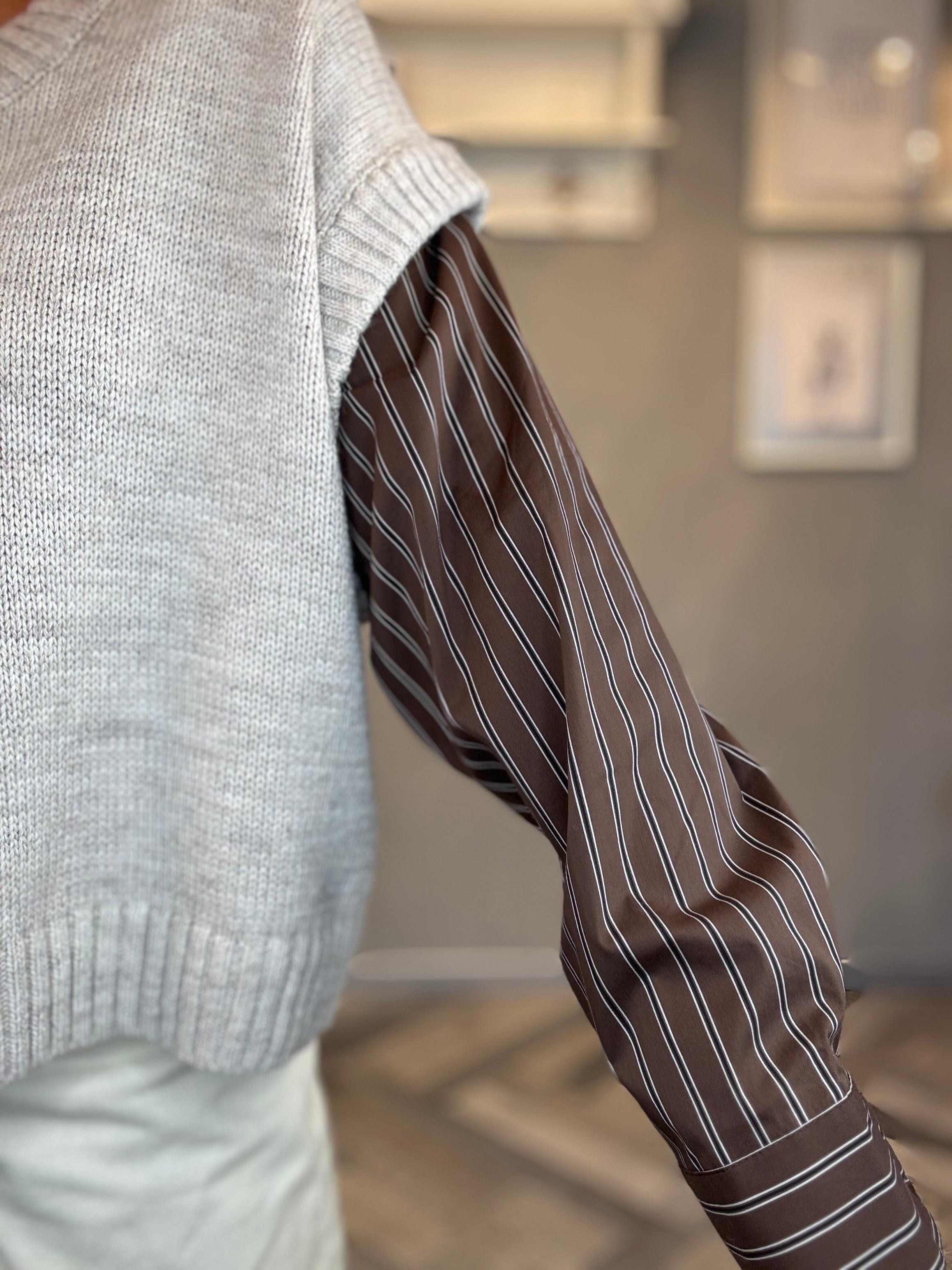 Lumina gilet in maglia cacha maniche camicia cioccolato