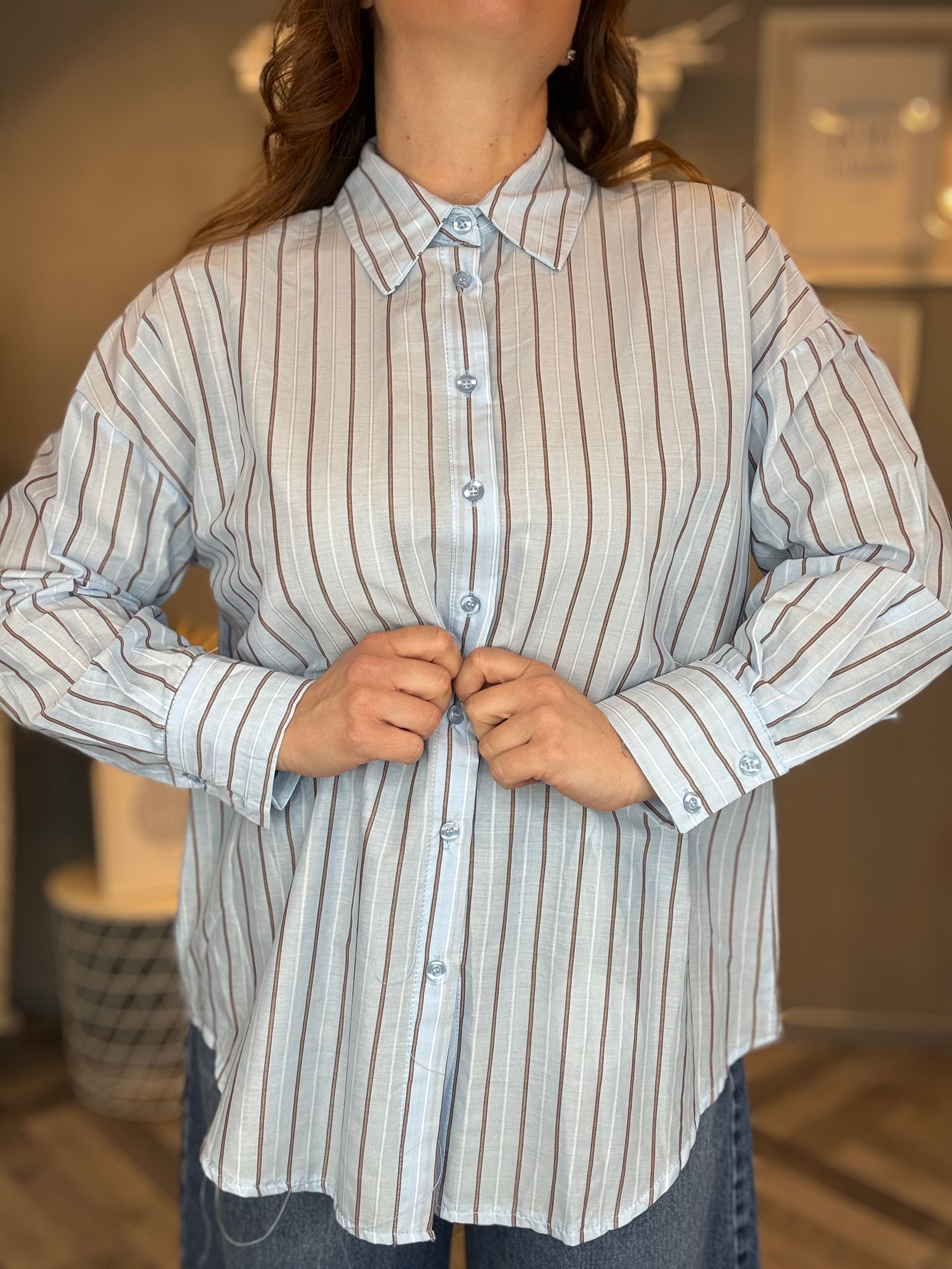 Camicia over celeste righe cioccolato