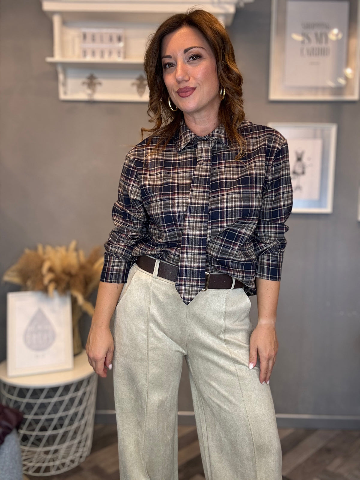 Camicia check blu e bordeaux con cravatta