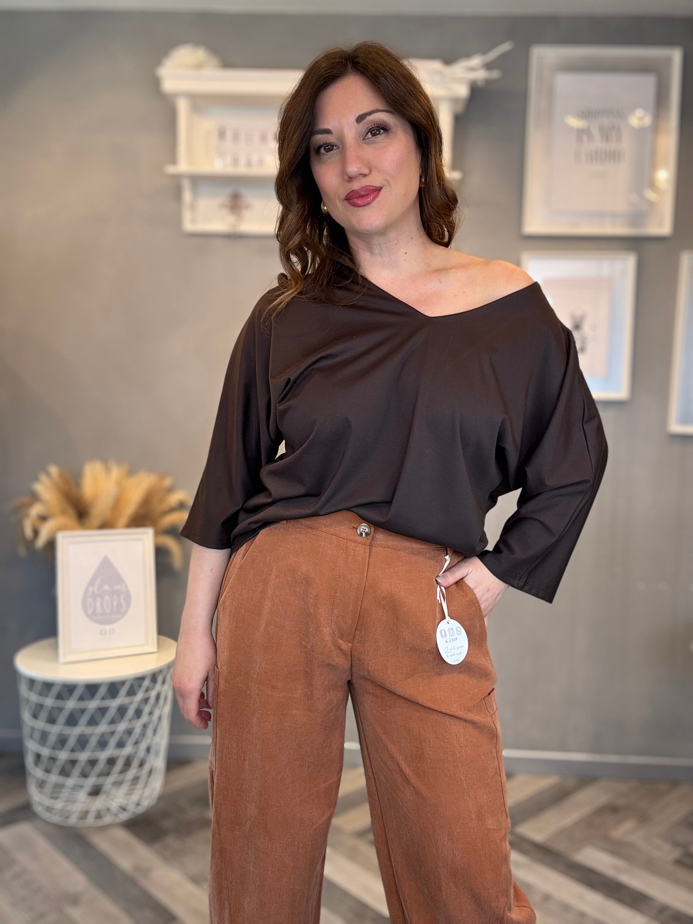 Maglia con fiocco sul retro moro