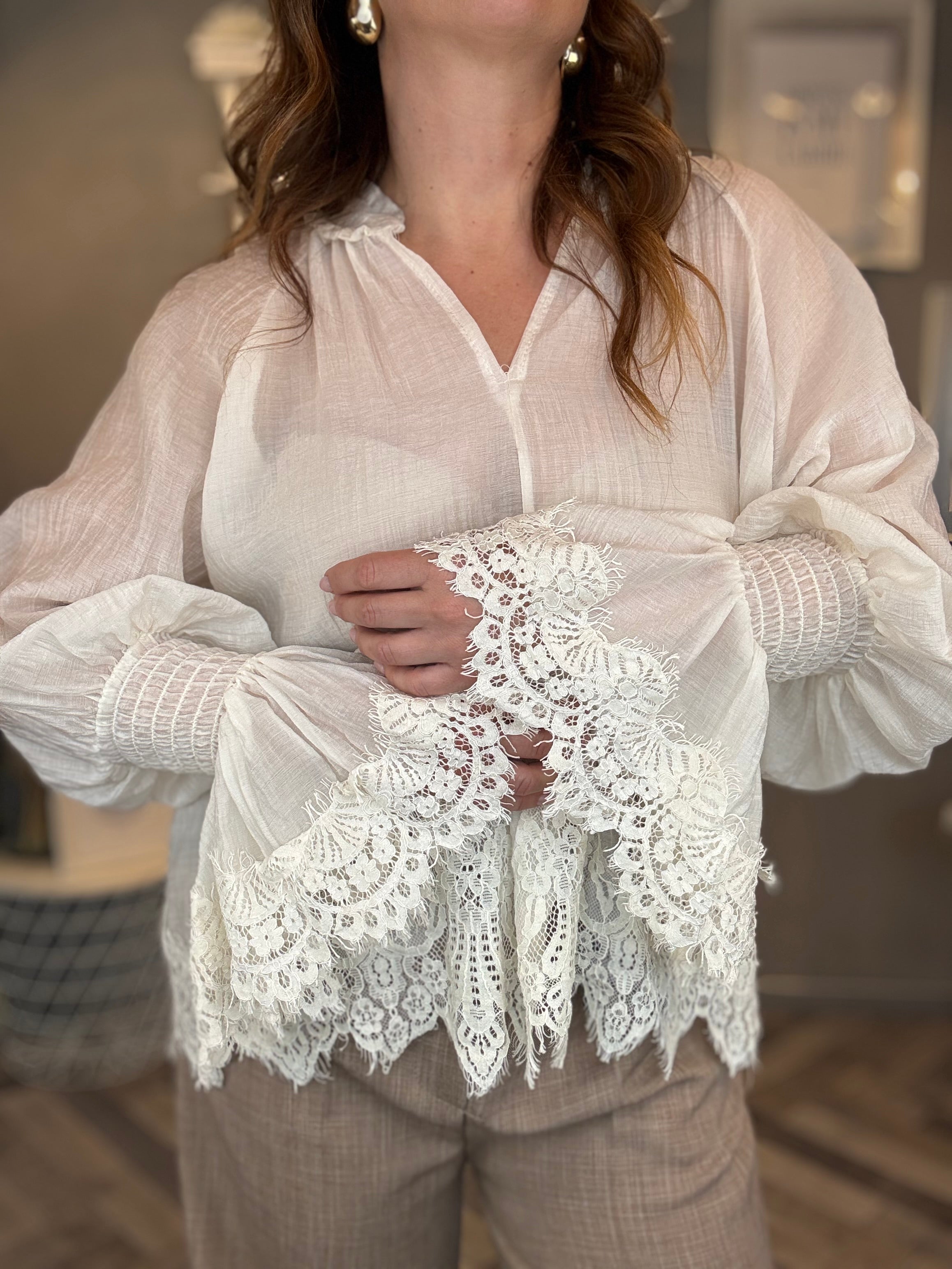 Blusa Romantic lace panna