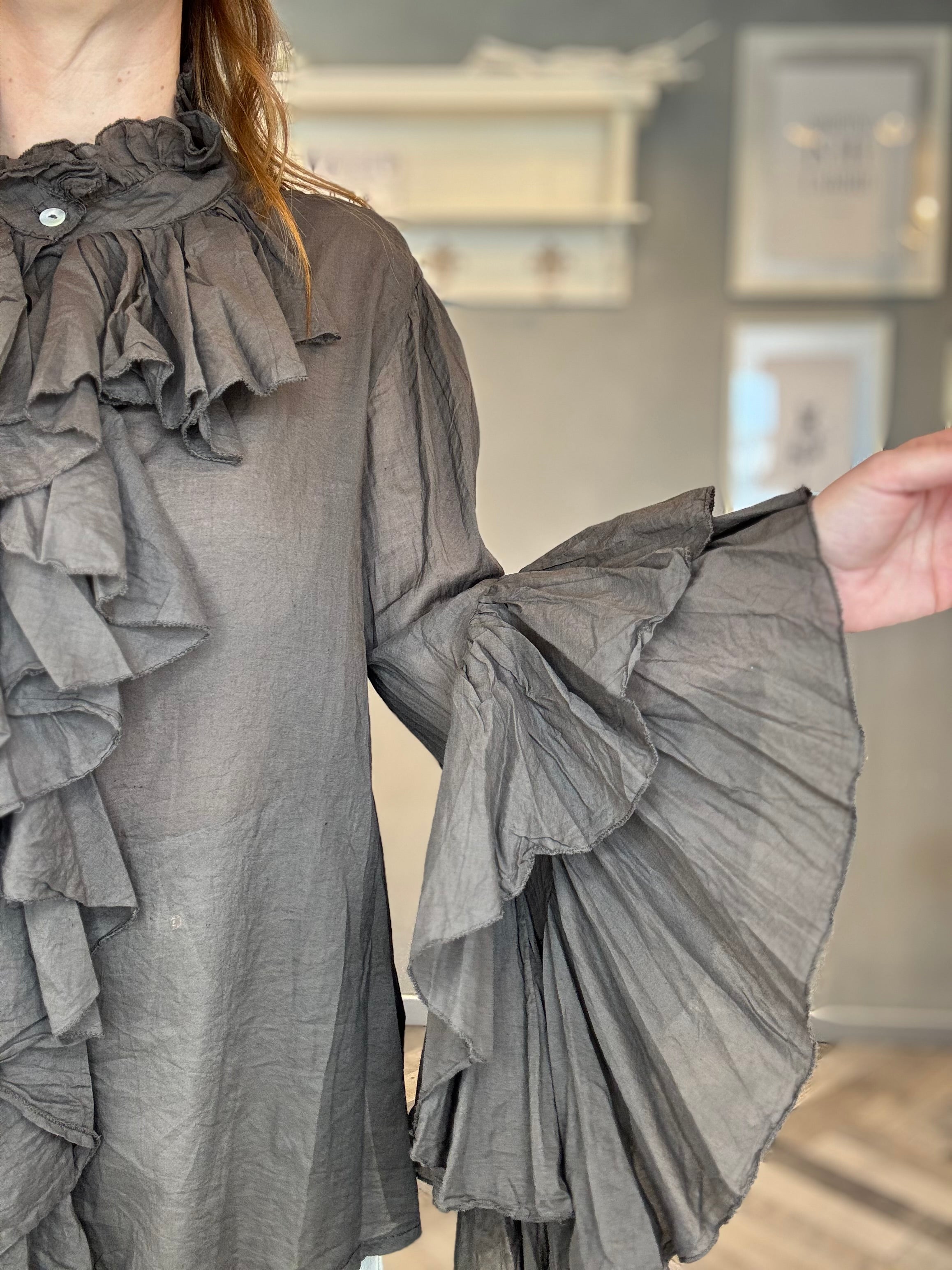 Blusa camicia volant moro