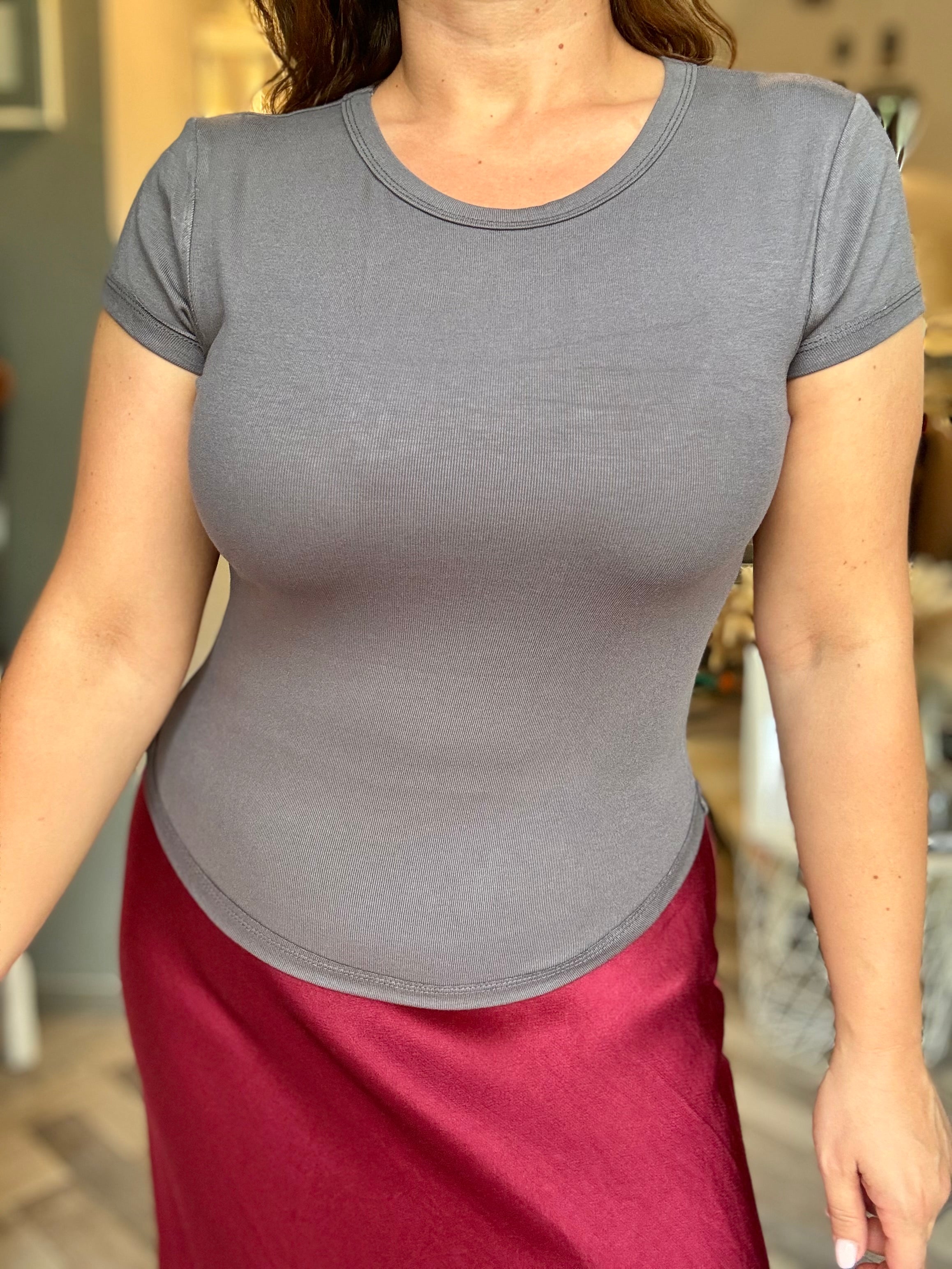 T-shirt elascizzata fondo tondo