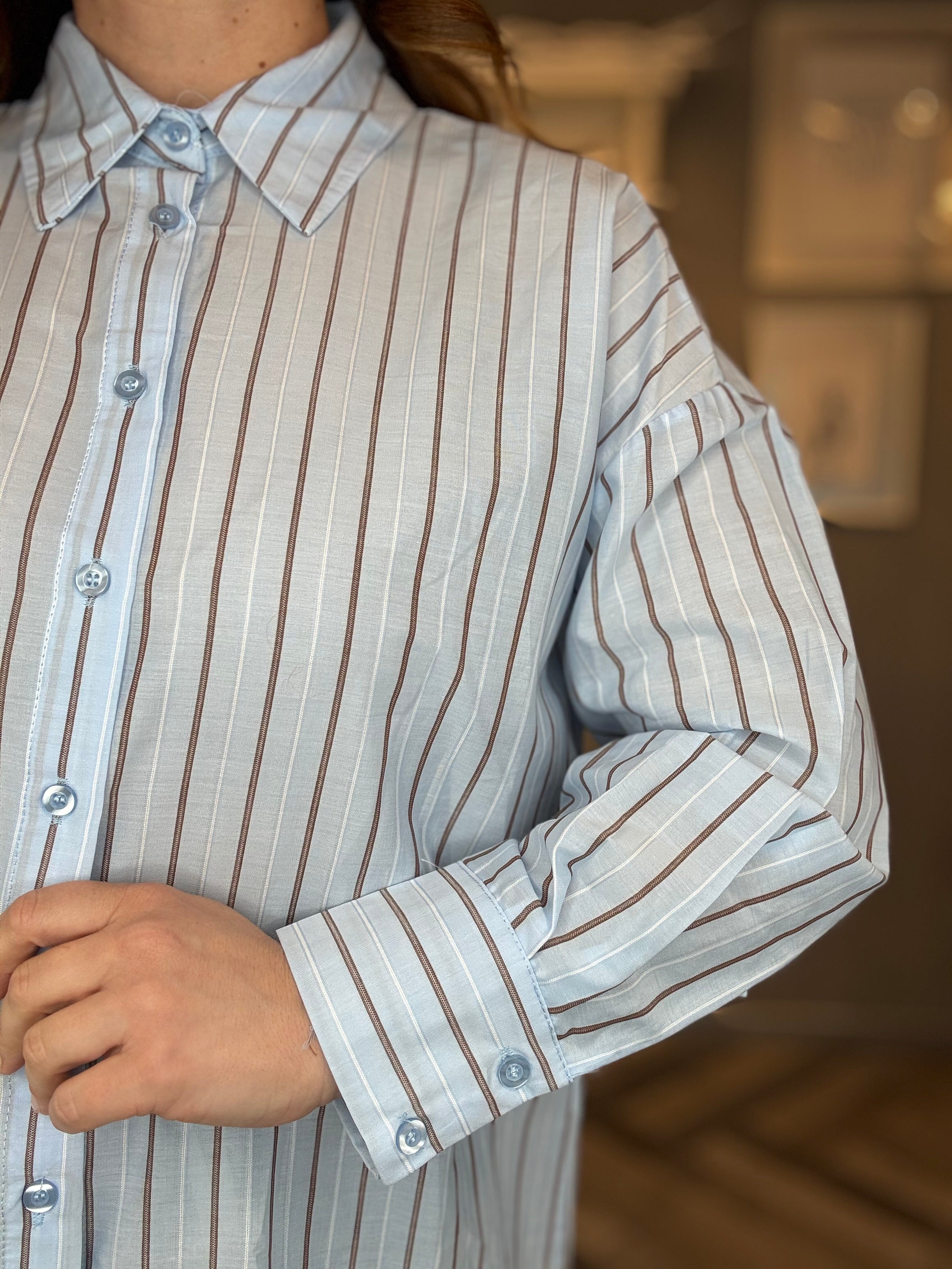 Camicia over celeste righe cioccolato