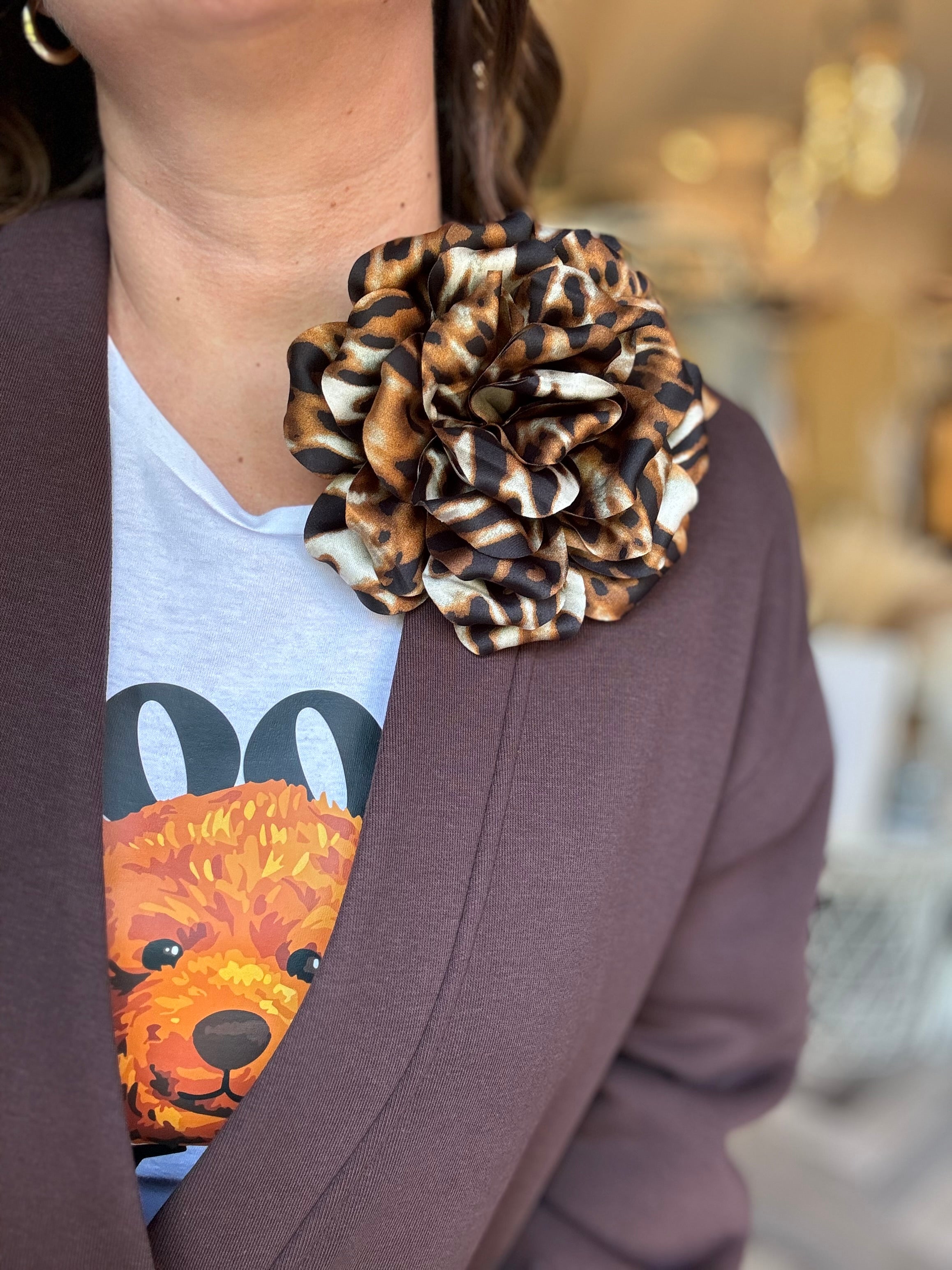 Spilla fiore in satin leopardato