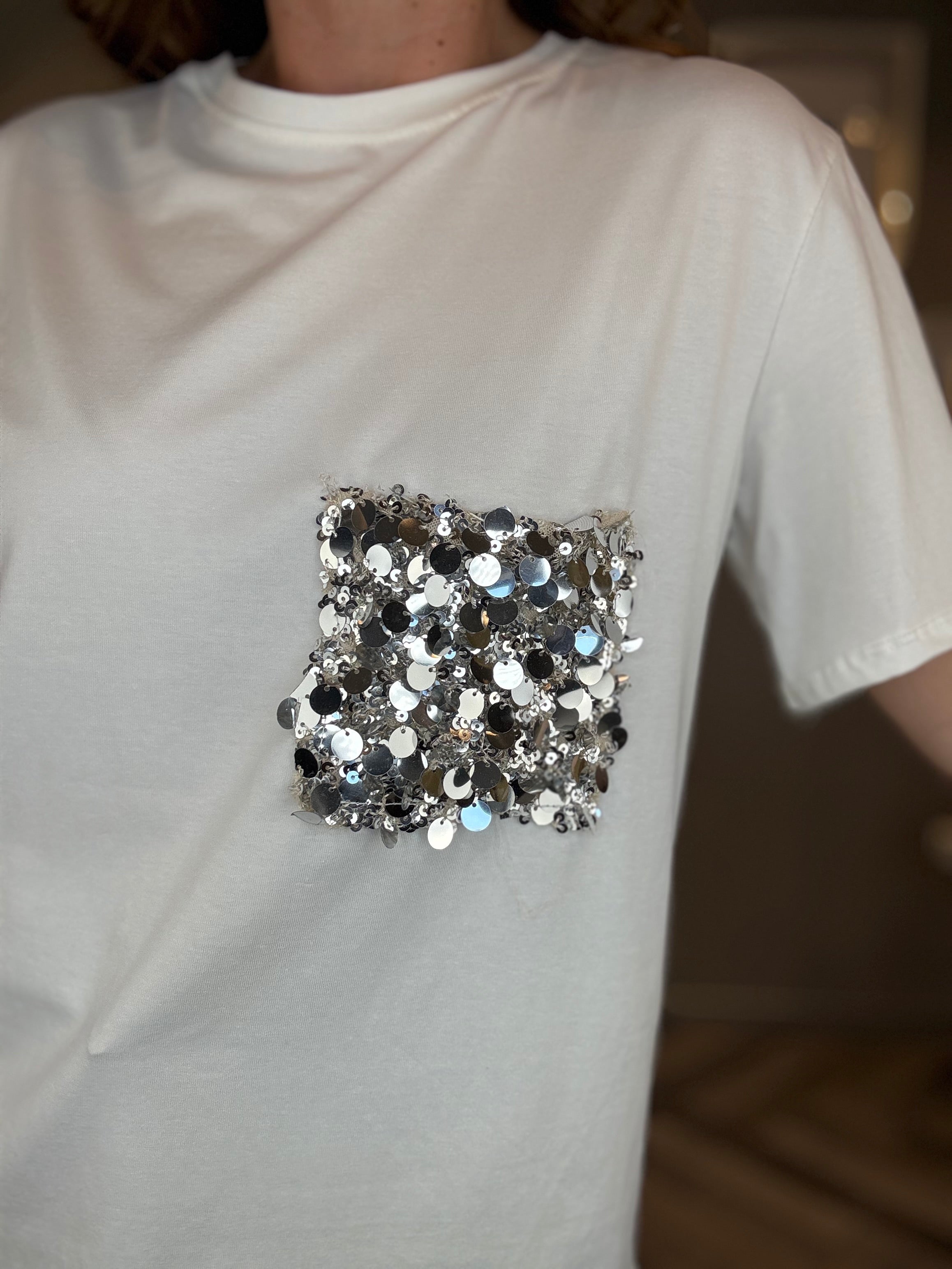 T-shirt tasca paillettes argento