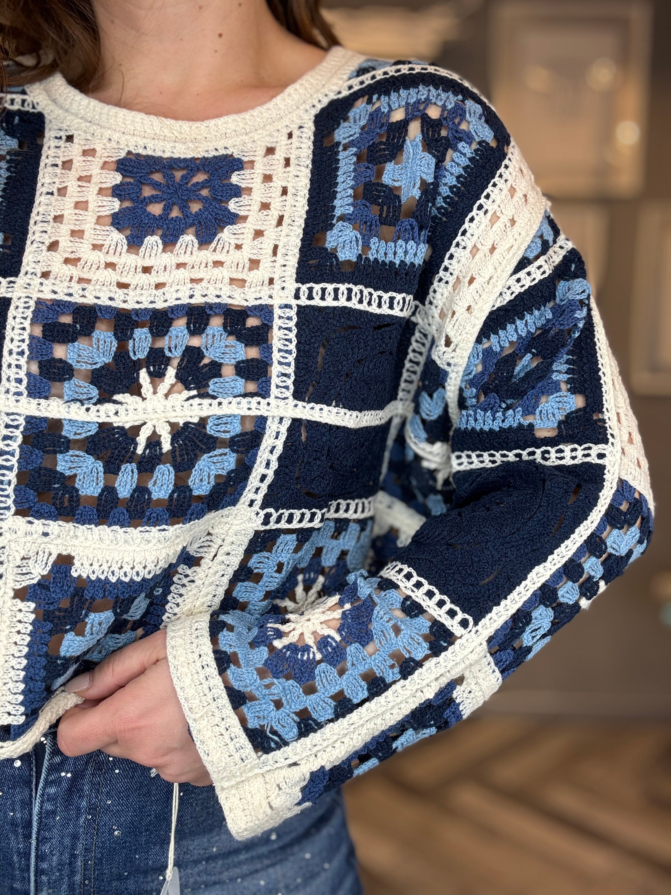 Maglia crochet blu