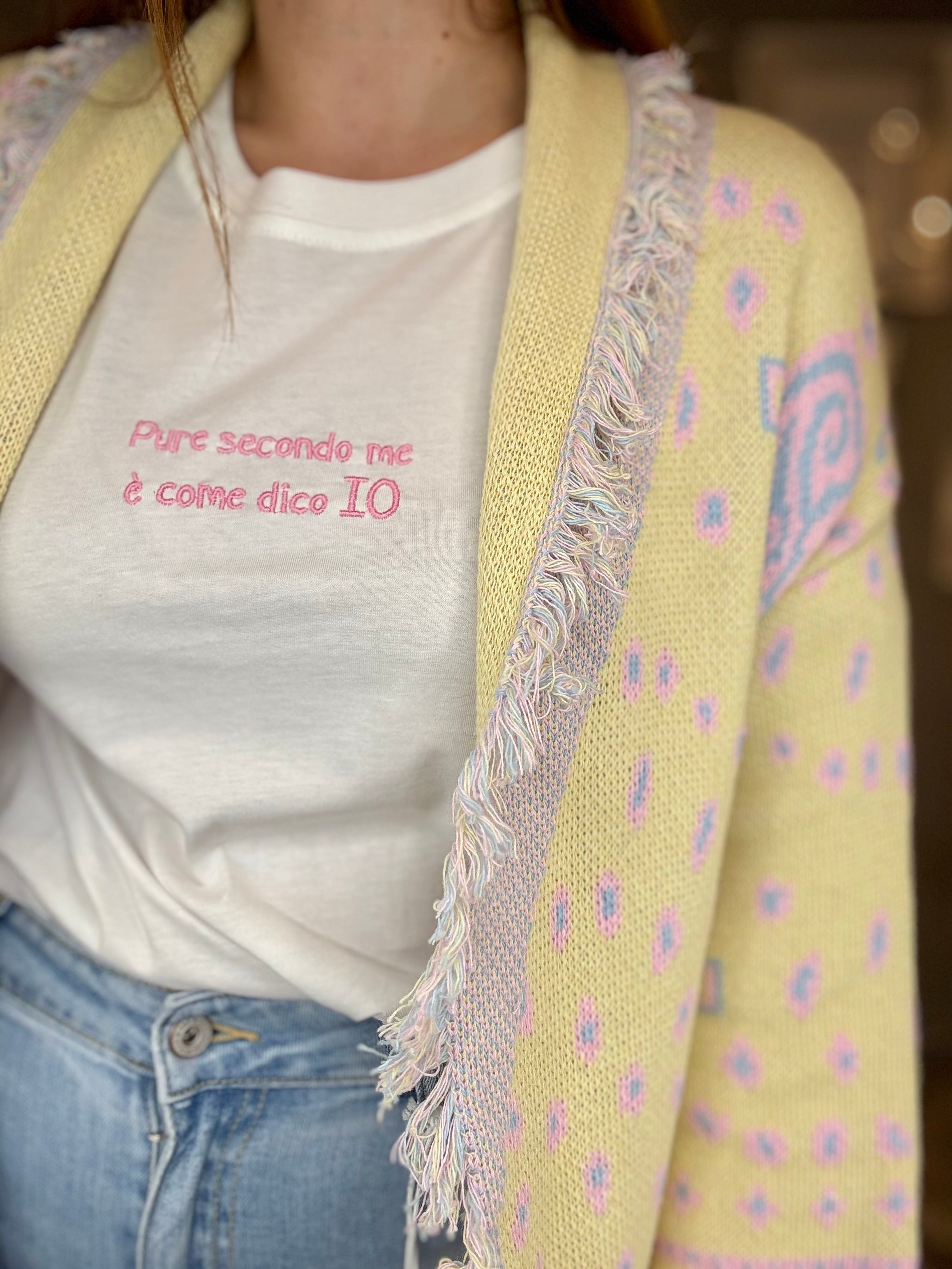 Cardigan jacquard giallo pastello con frange
