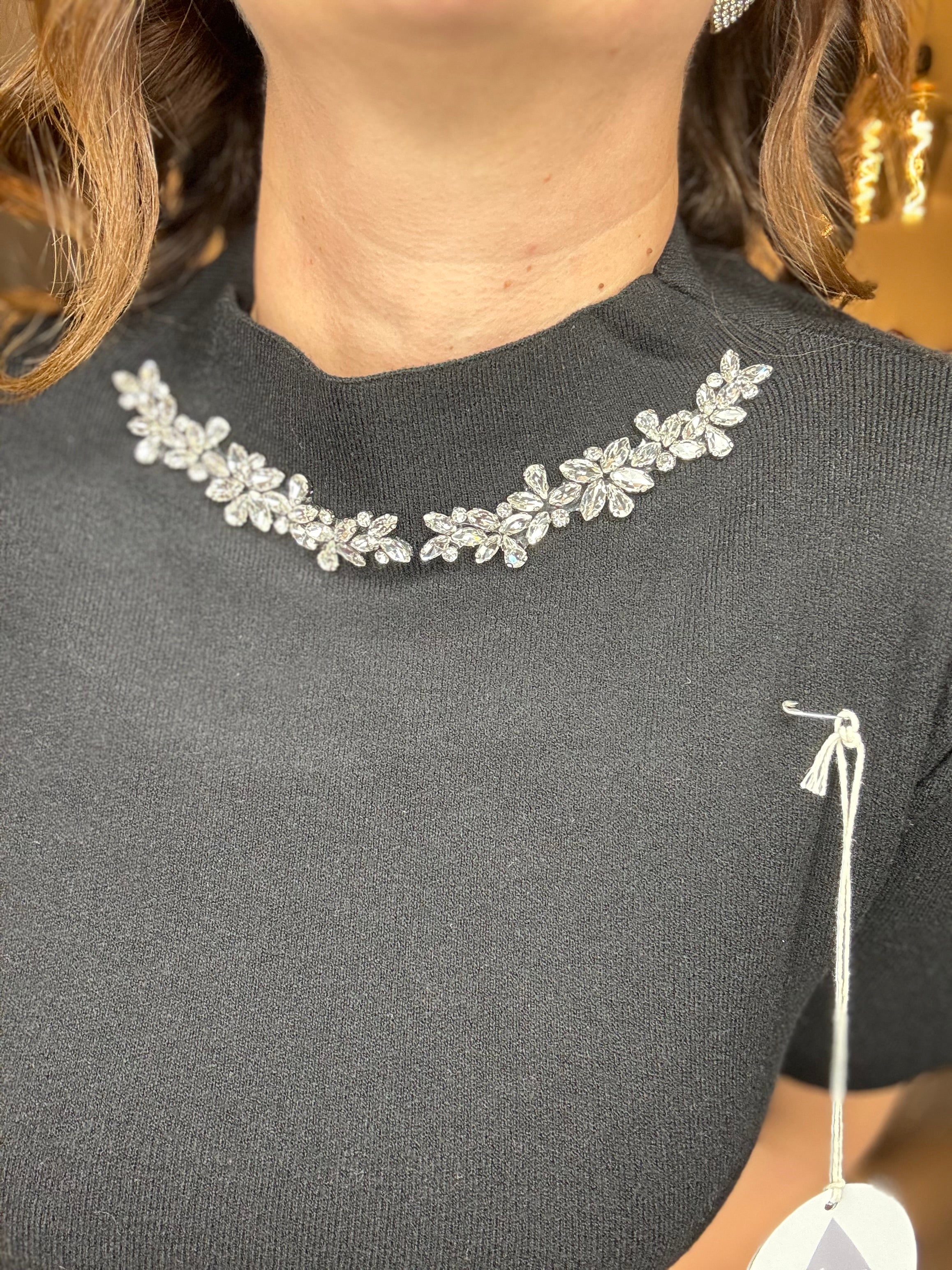 Abito punto Milano cabochon al collo