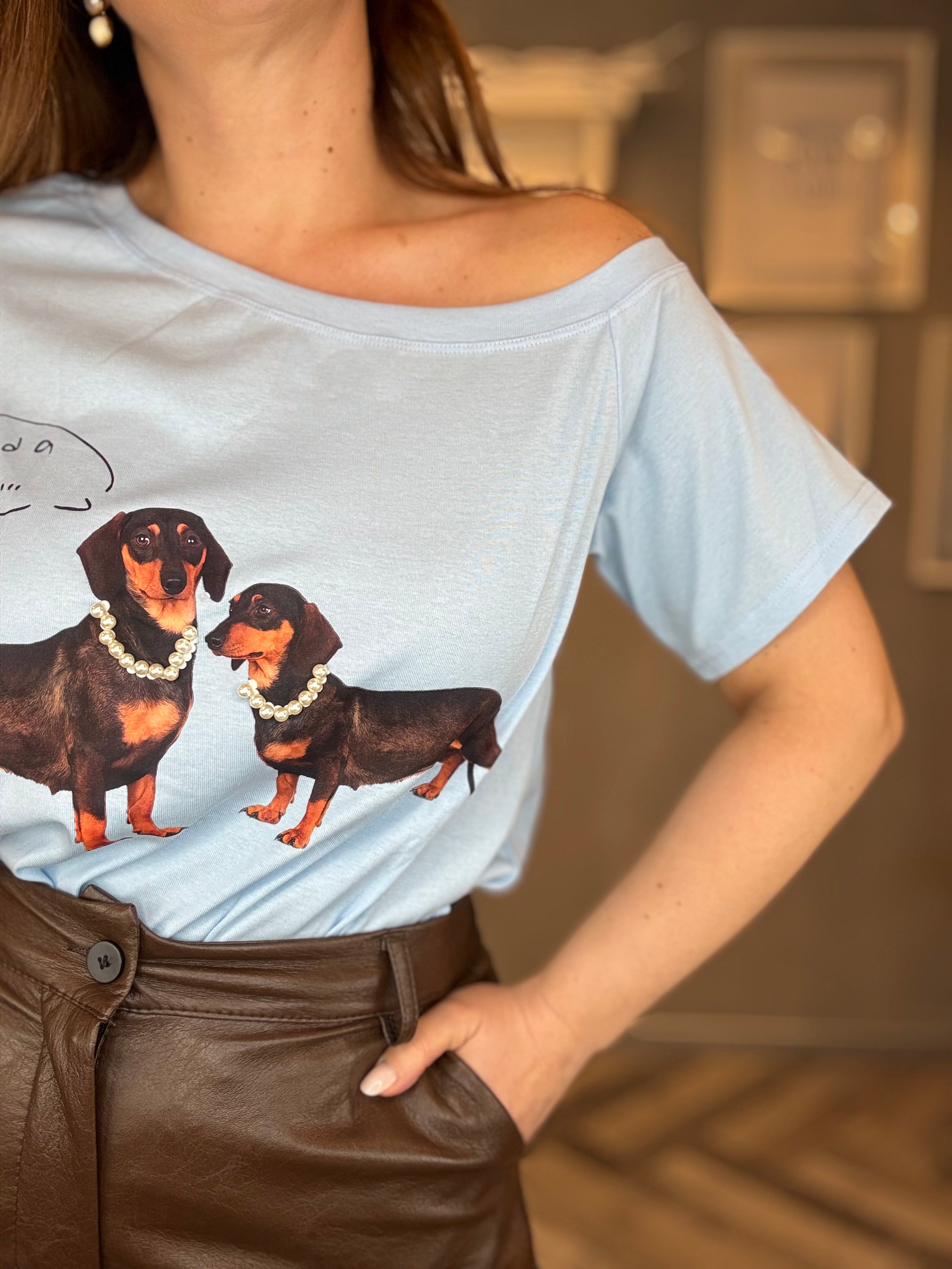 T-shirt bassotti celeste