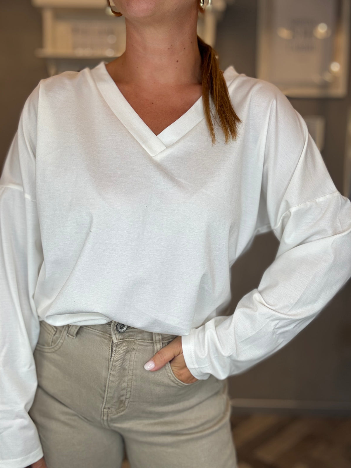 Maglia Essential scollo V bianco