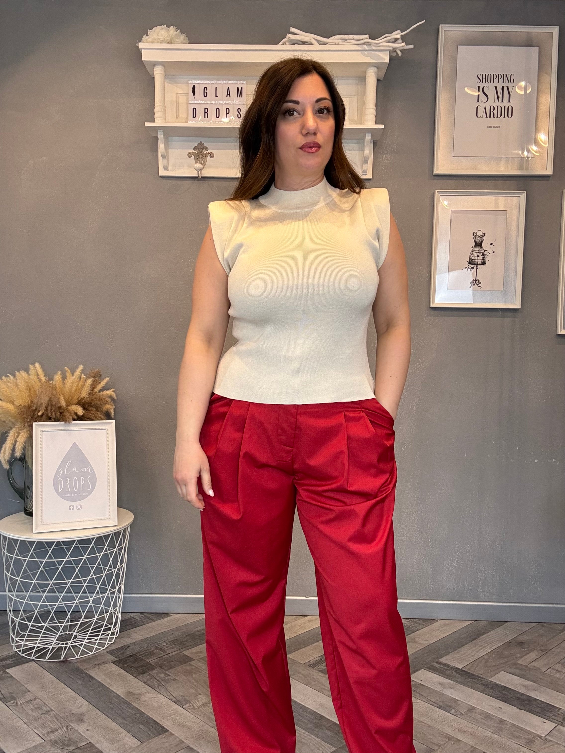 Top smanicato con spalline