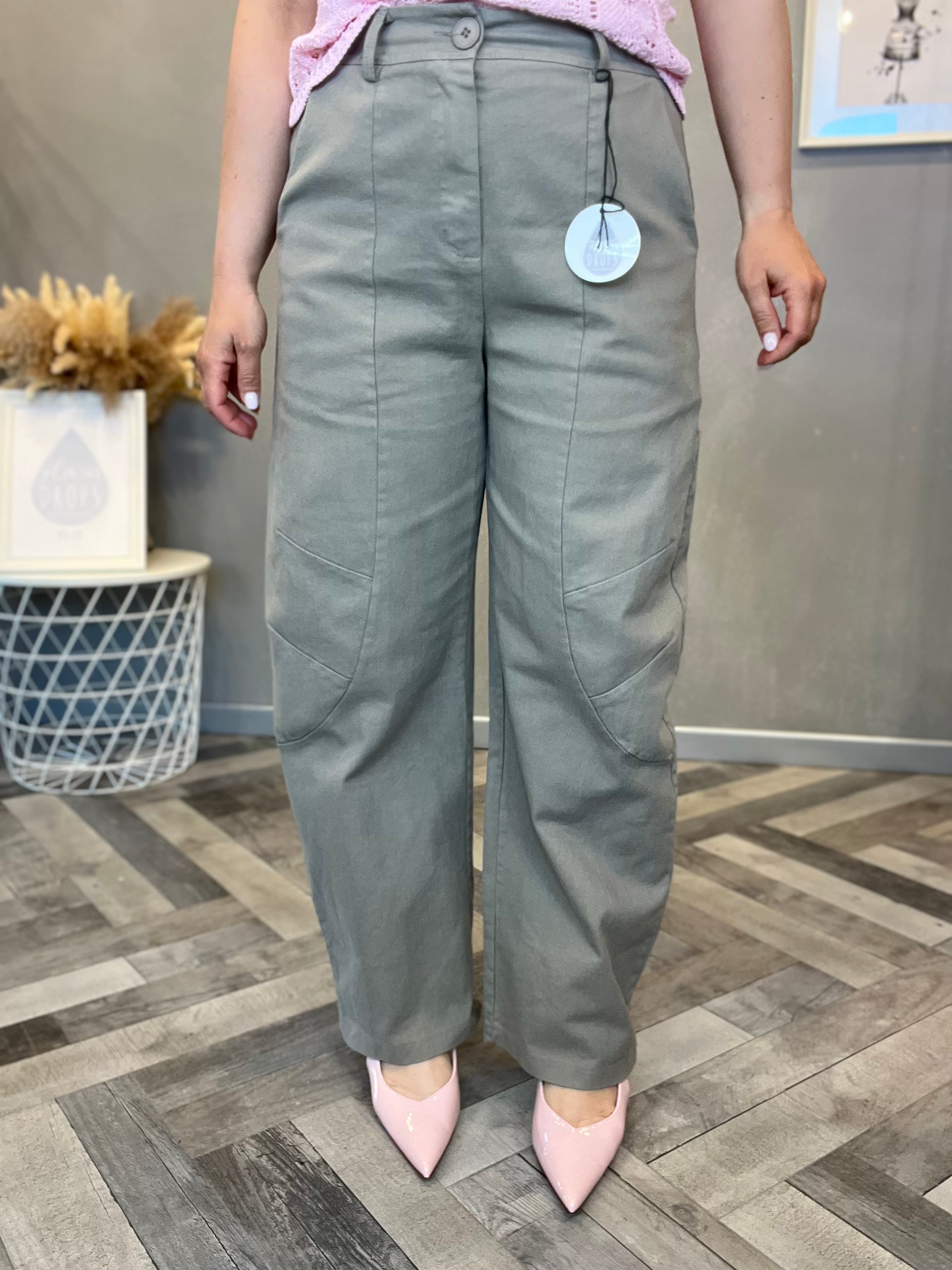Jeans barrel tortora con cuciture