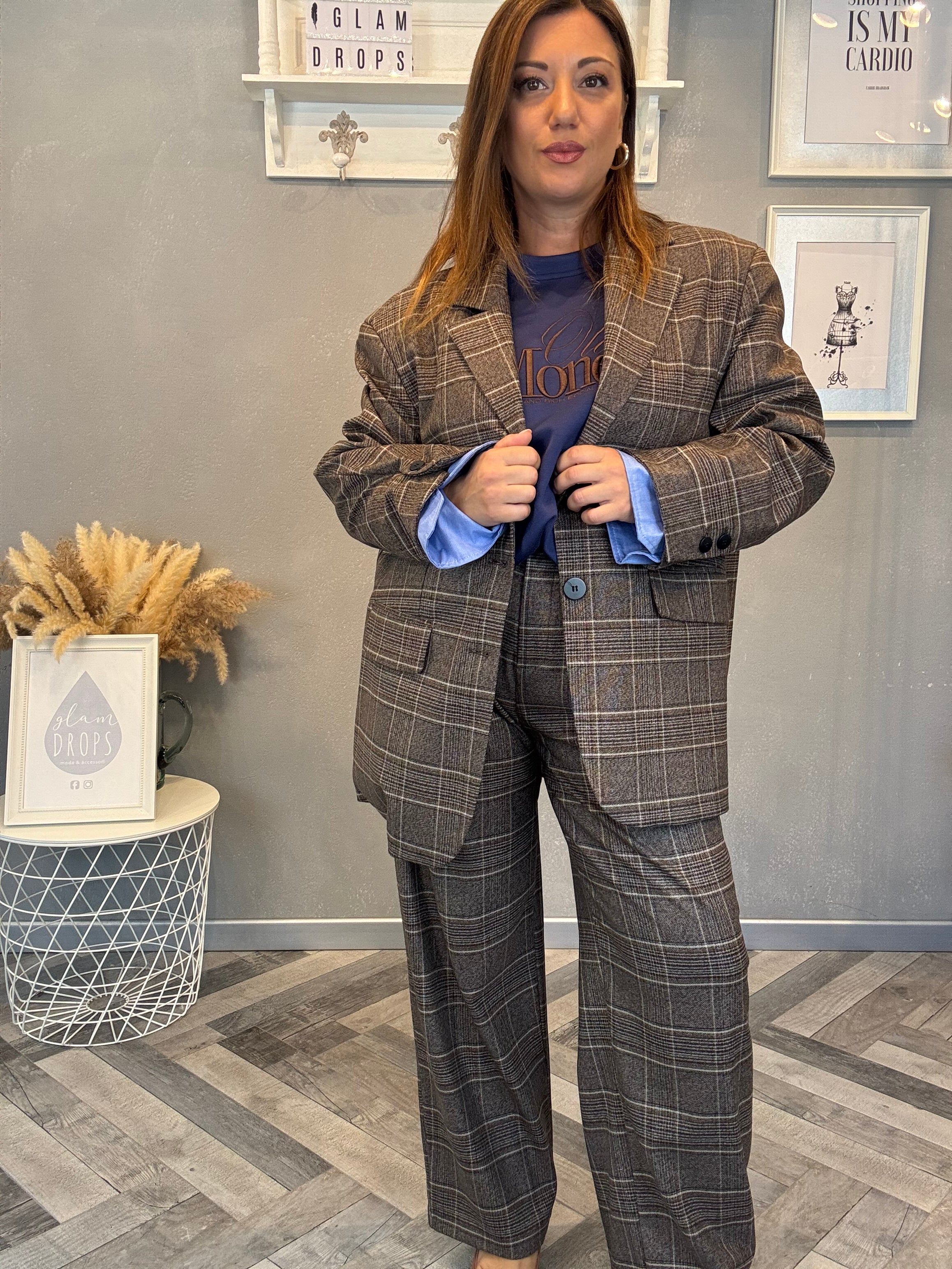 Lumina blazer marrone a quadri con polsino camicia