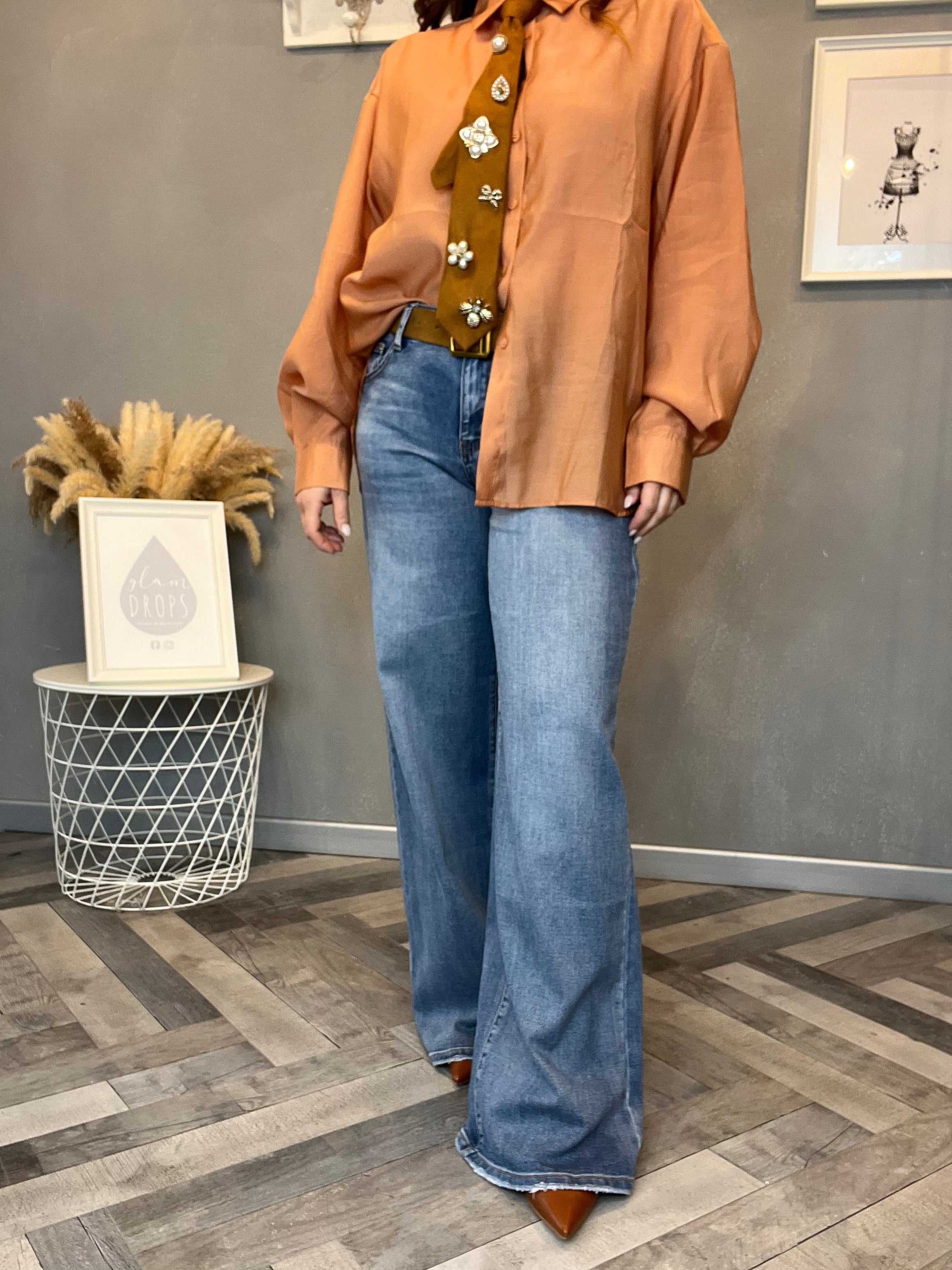 Jeans relax fit con cintura