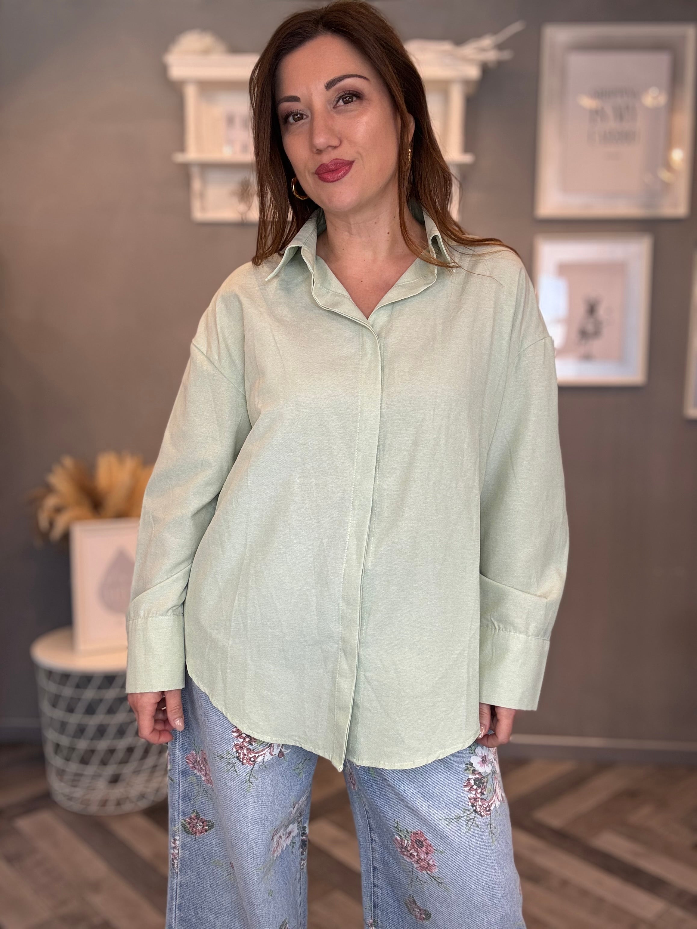 Camicia soft touch over verde mela