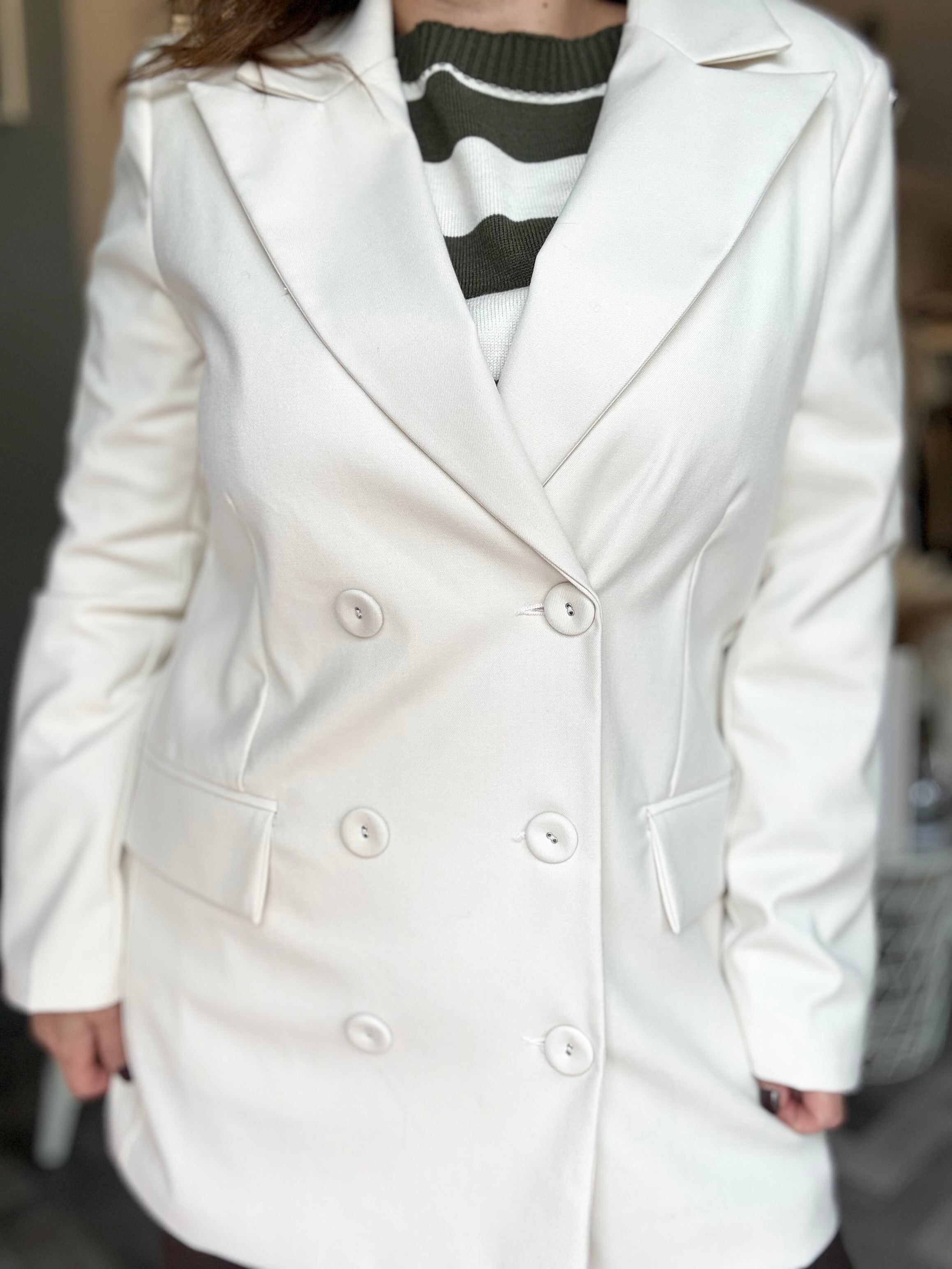 The Lulù blazer con gonnellino