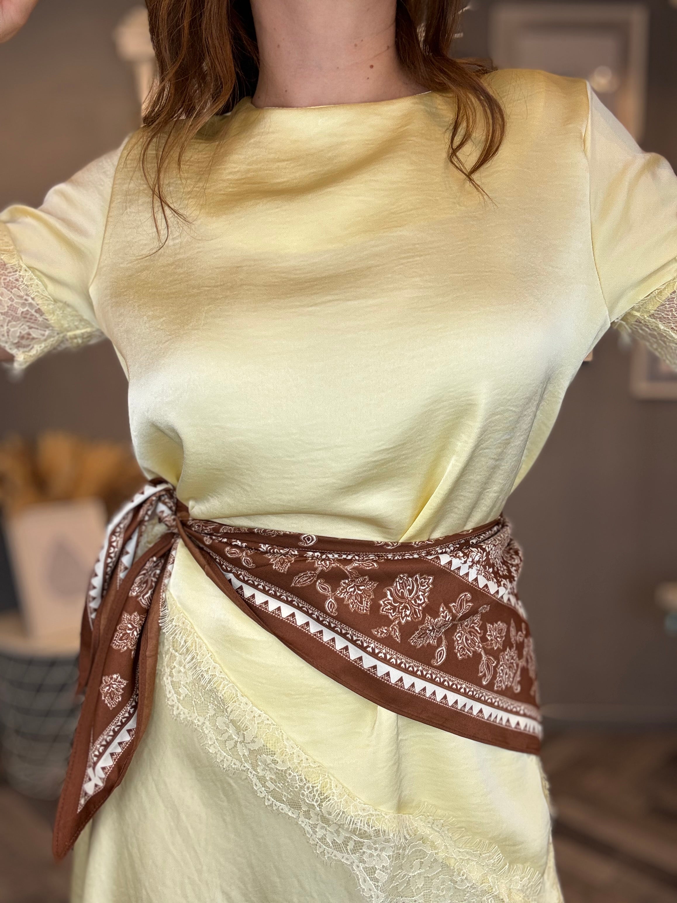 Foulard triangolo cuoio a fantasia