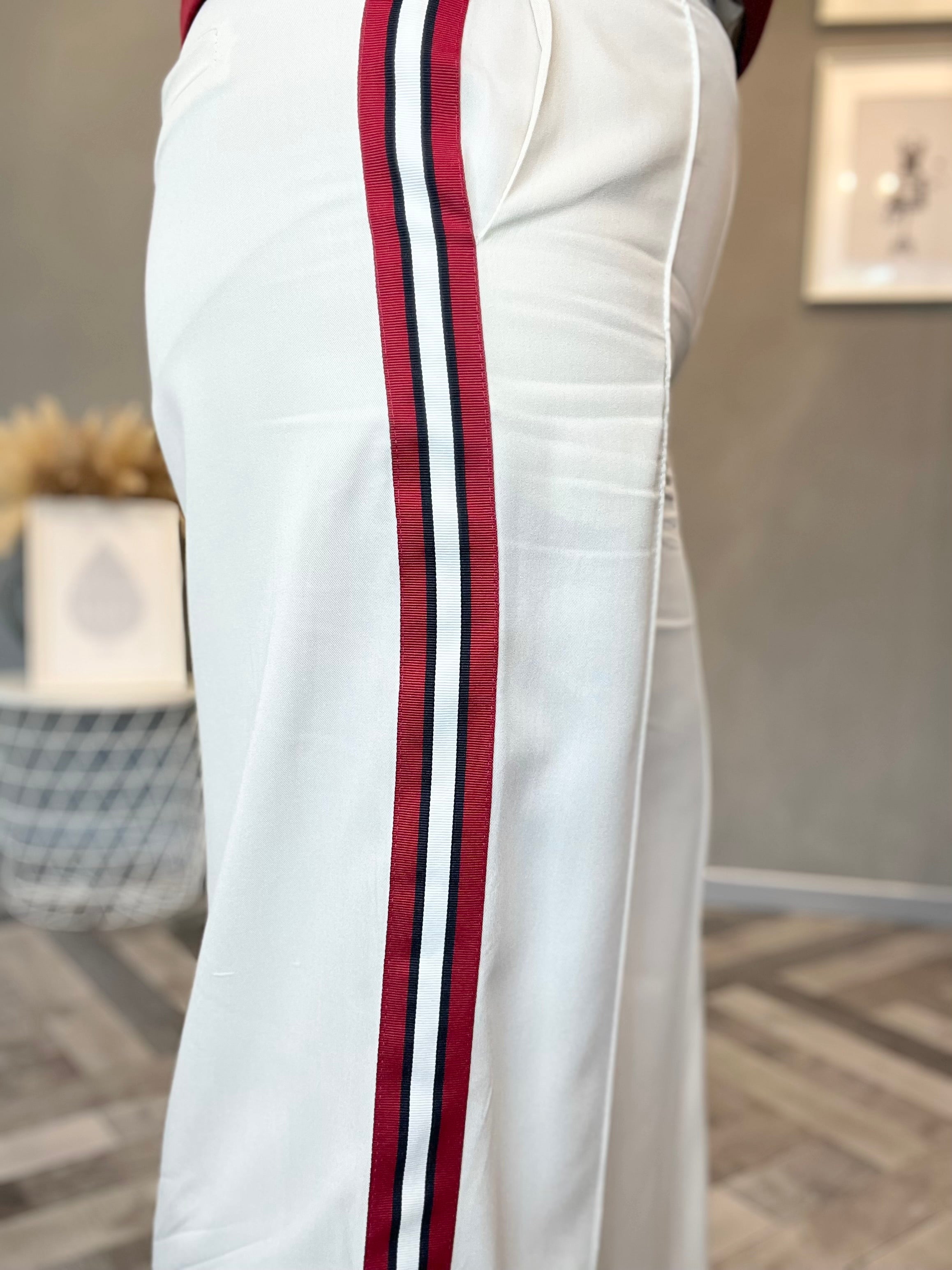 Lumina pantaloni con righe laterali