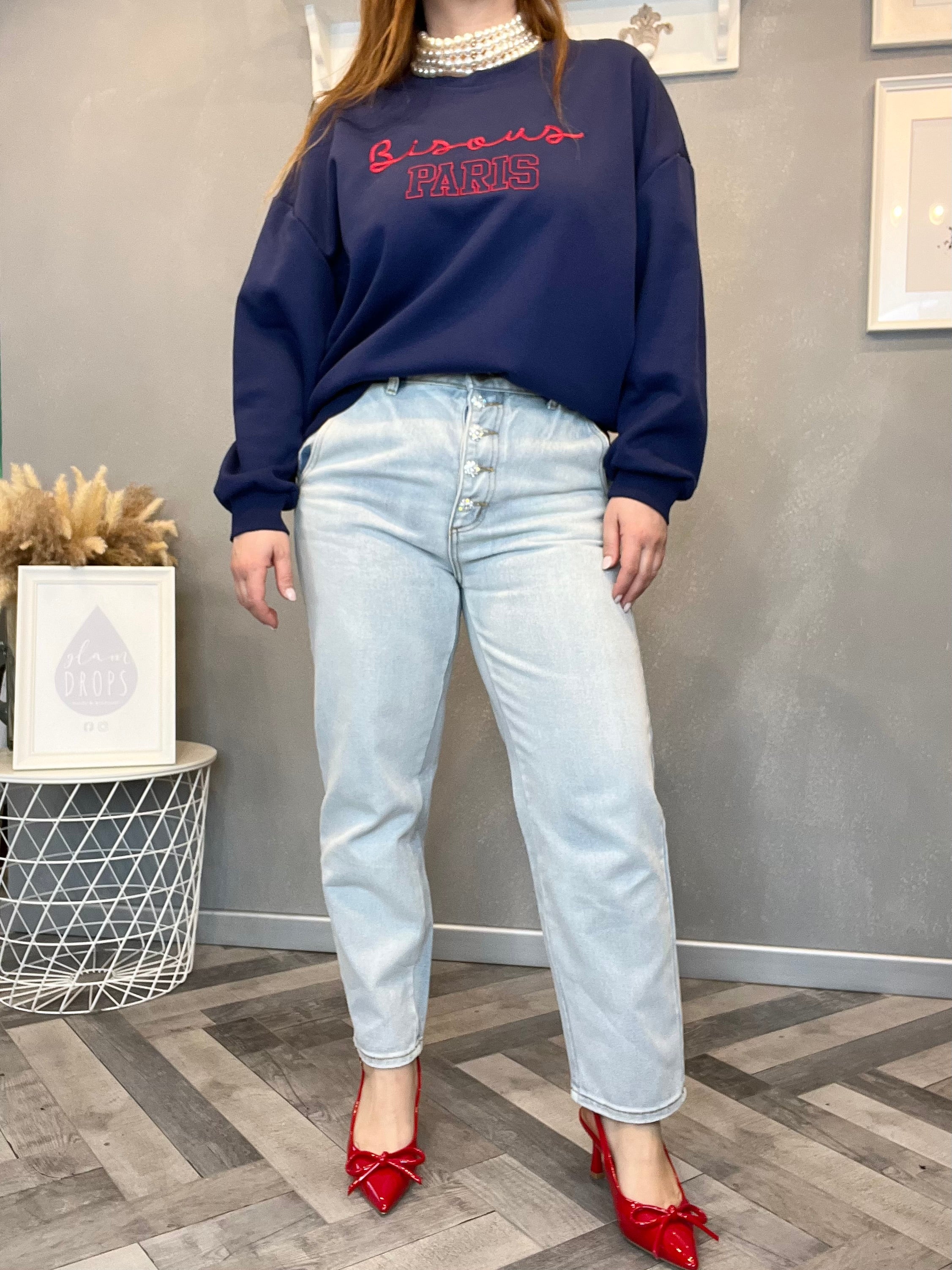 Jeans mom fit con bottoni gioiello lavaggio chiaro
