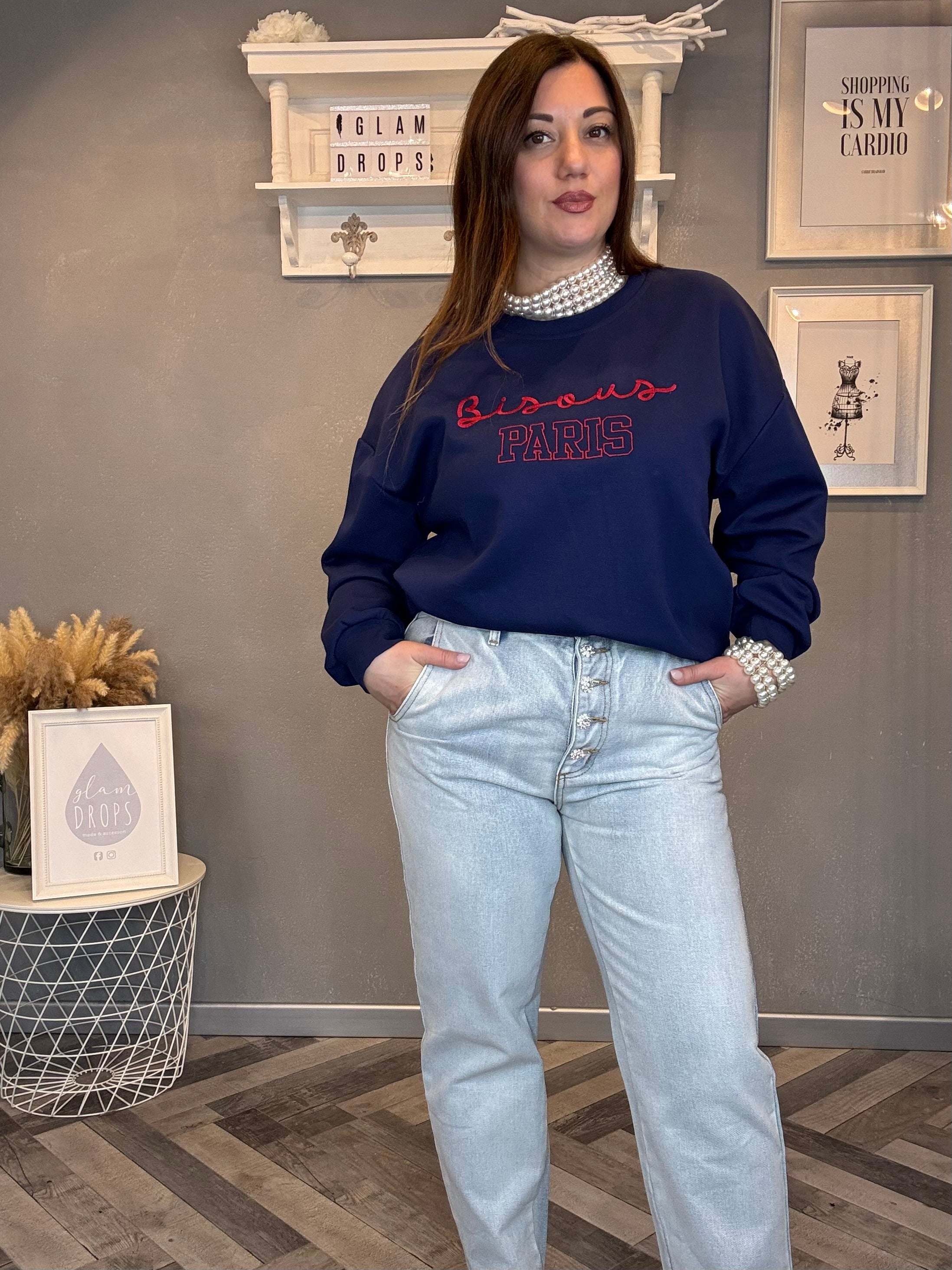 Jeans mom fit con bottoni gioiello lavaggio chiaro