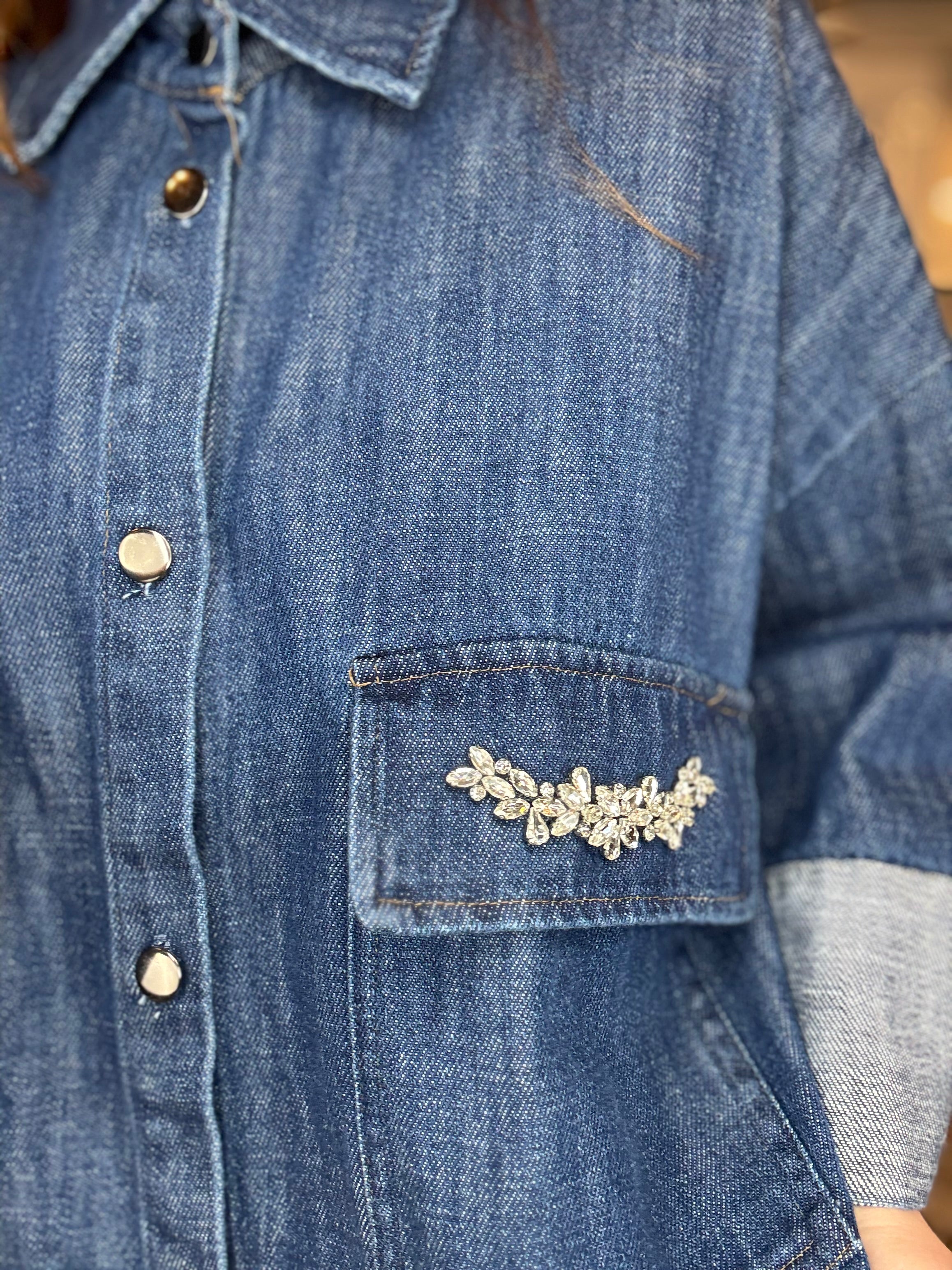 Giacca crop con cabochon denim