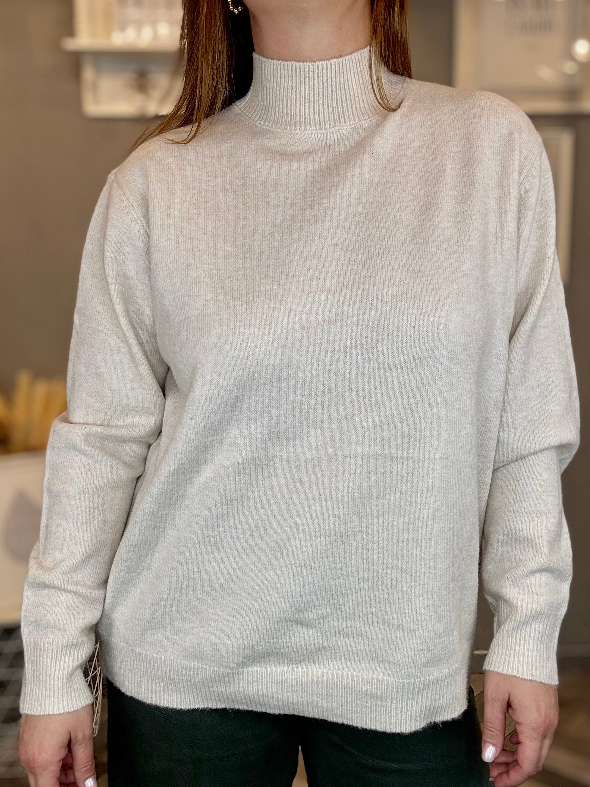 Maglioncino basic mezzo collo sabbia