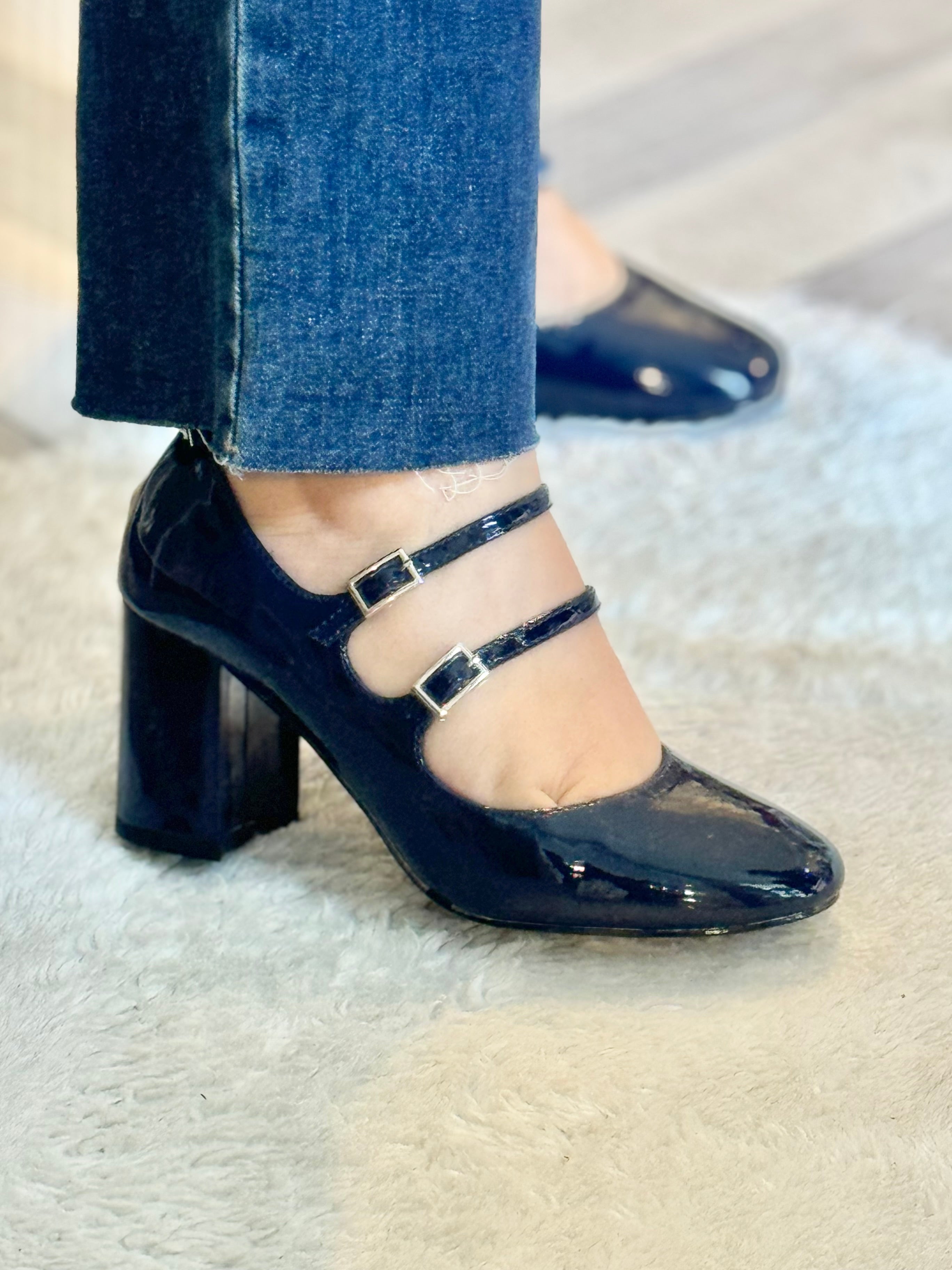 Mary Jane in vernice con tacco punta tonda