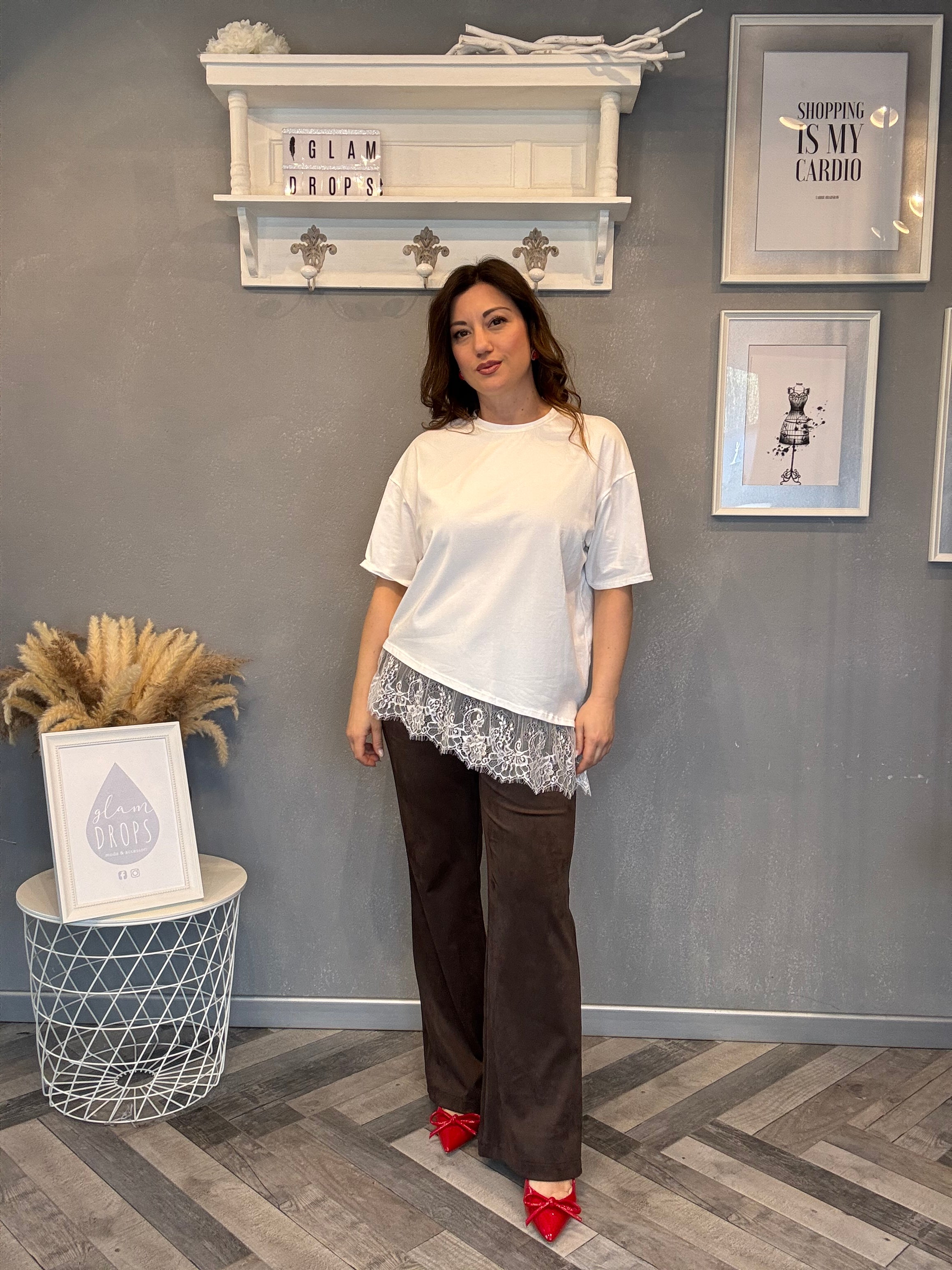 T-shirt bianca over con pizzo