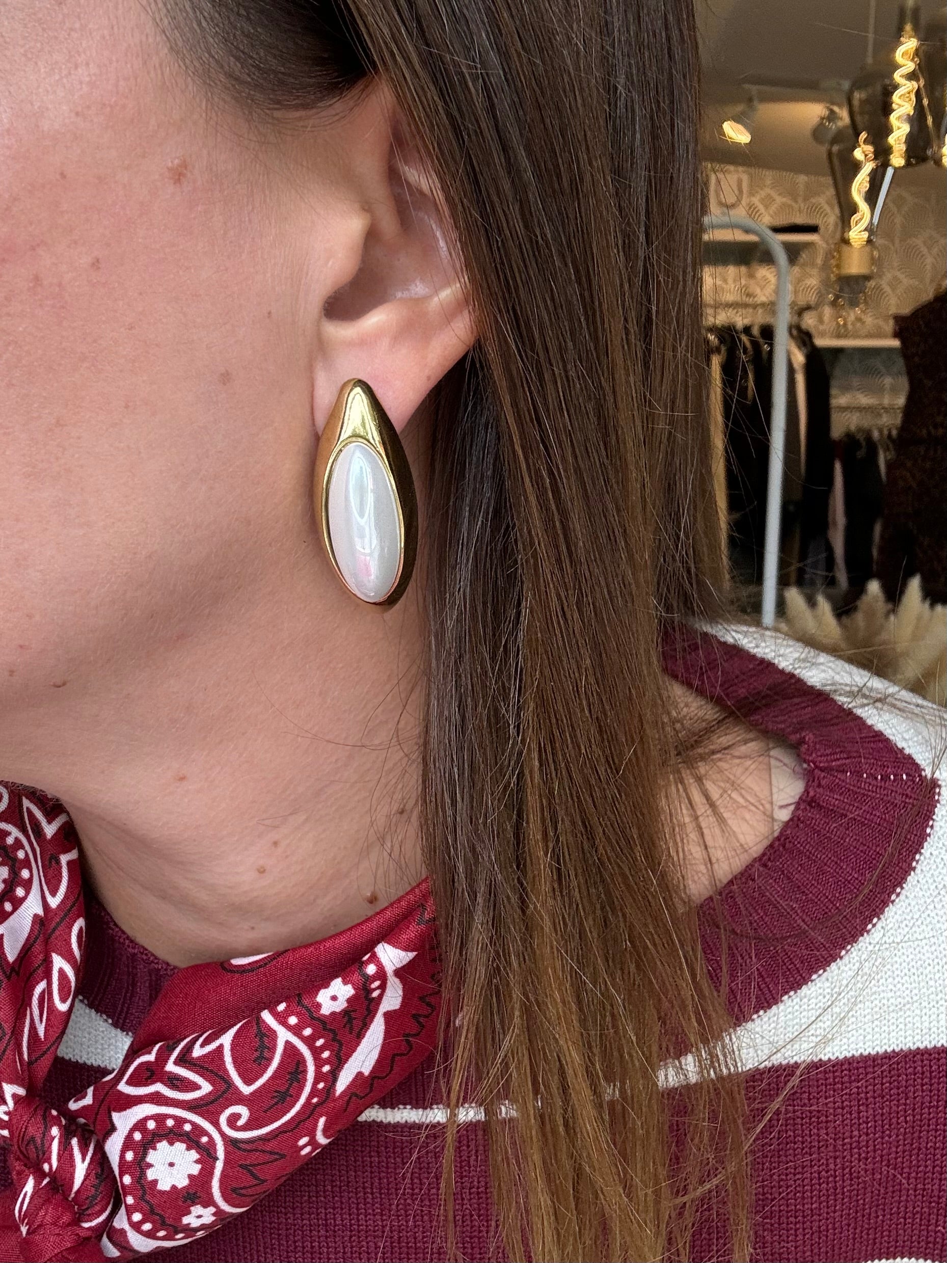 Orecchini ovali perla e oro