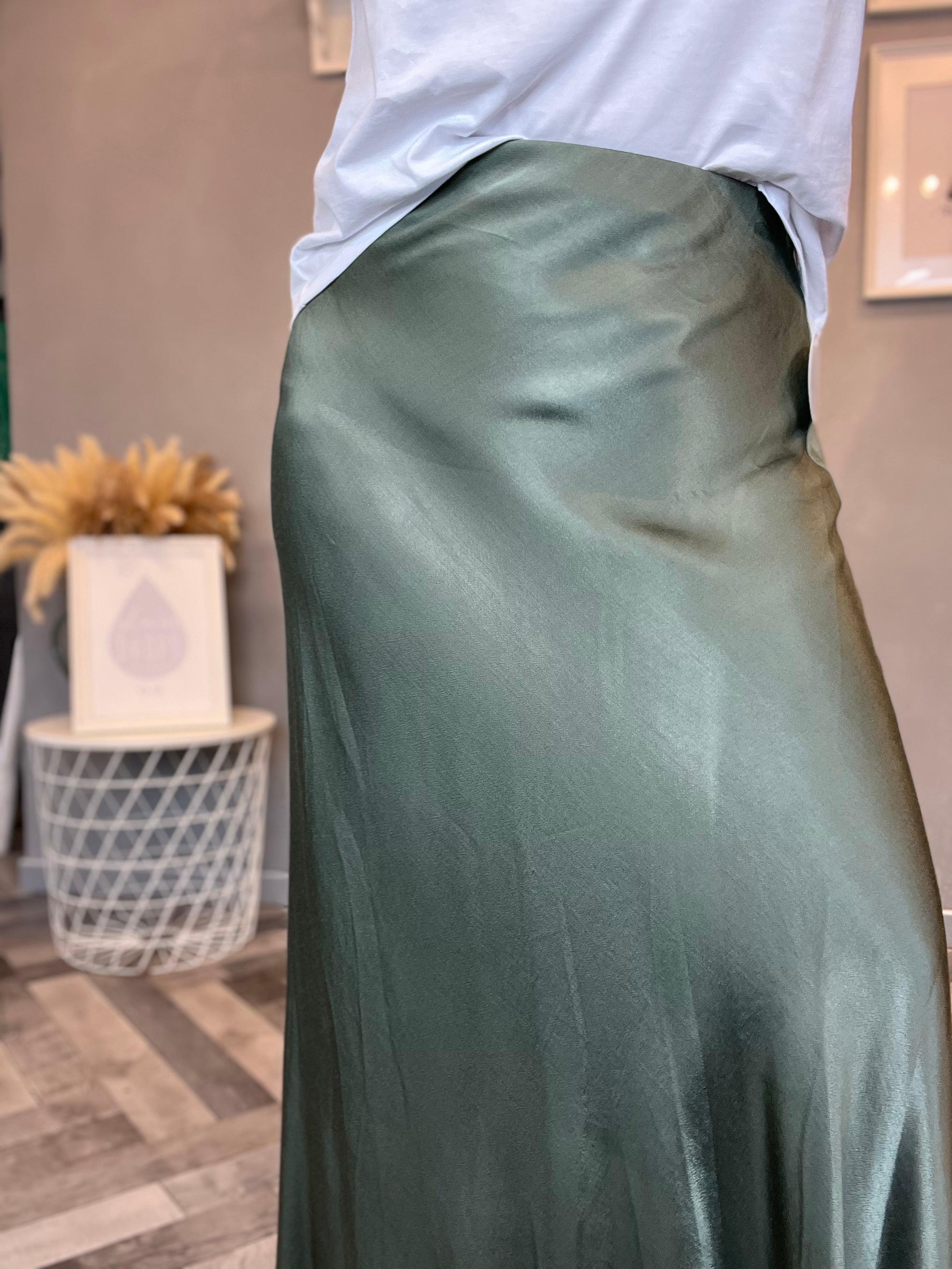 Gonna in raso di viscosa Lucy