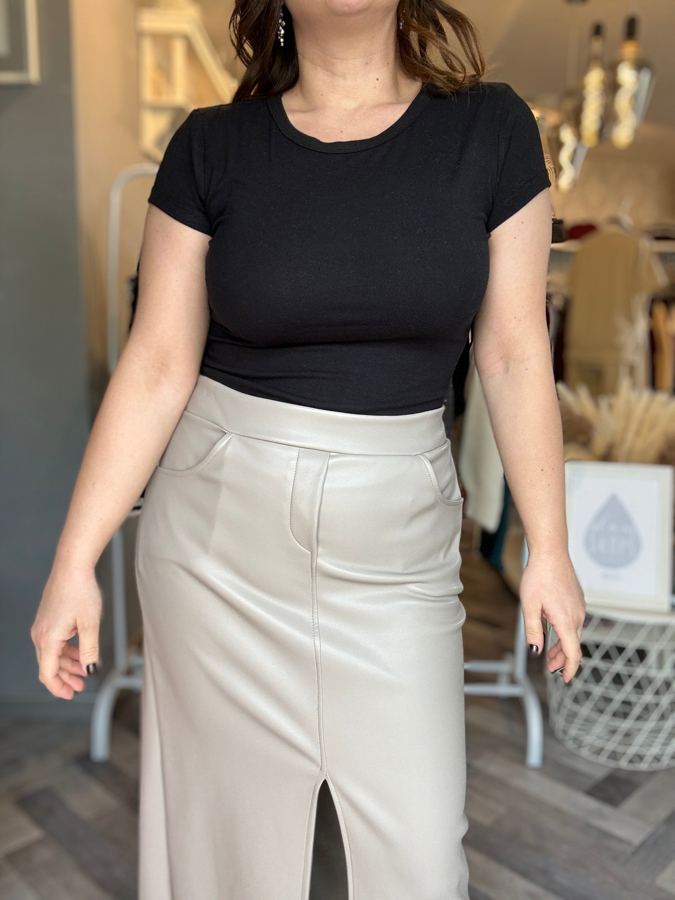 T-shirt elascizzata fondo tondo