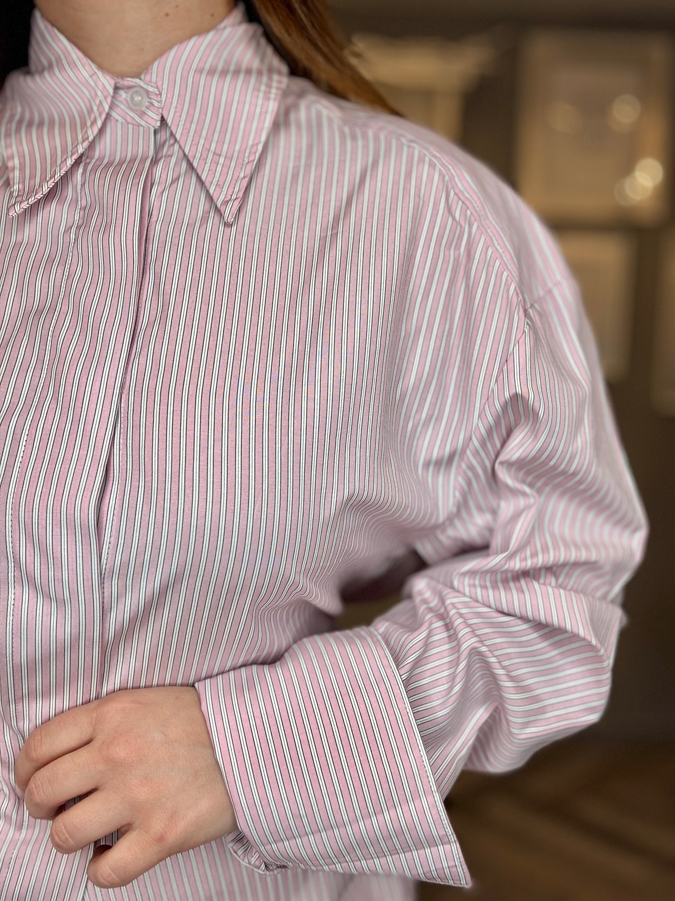 Camicia a righe bianche con laccio