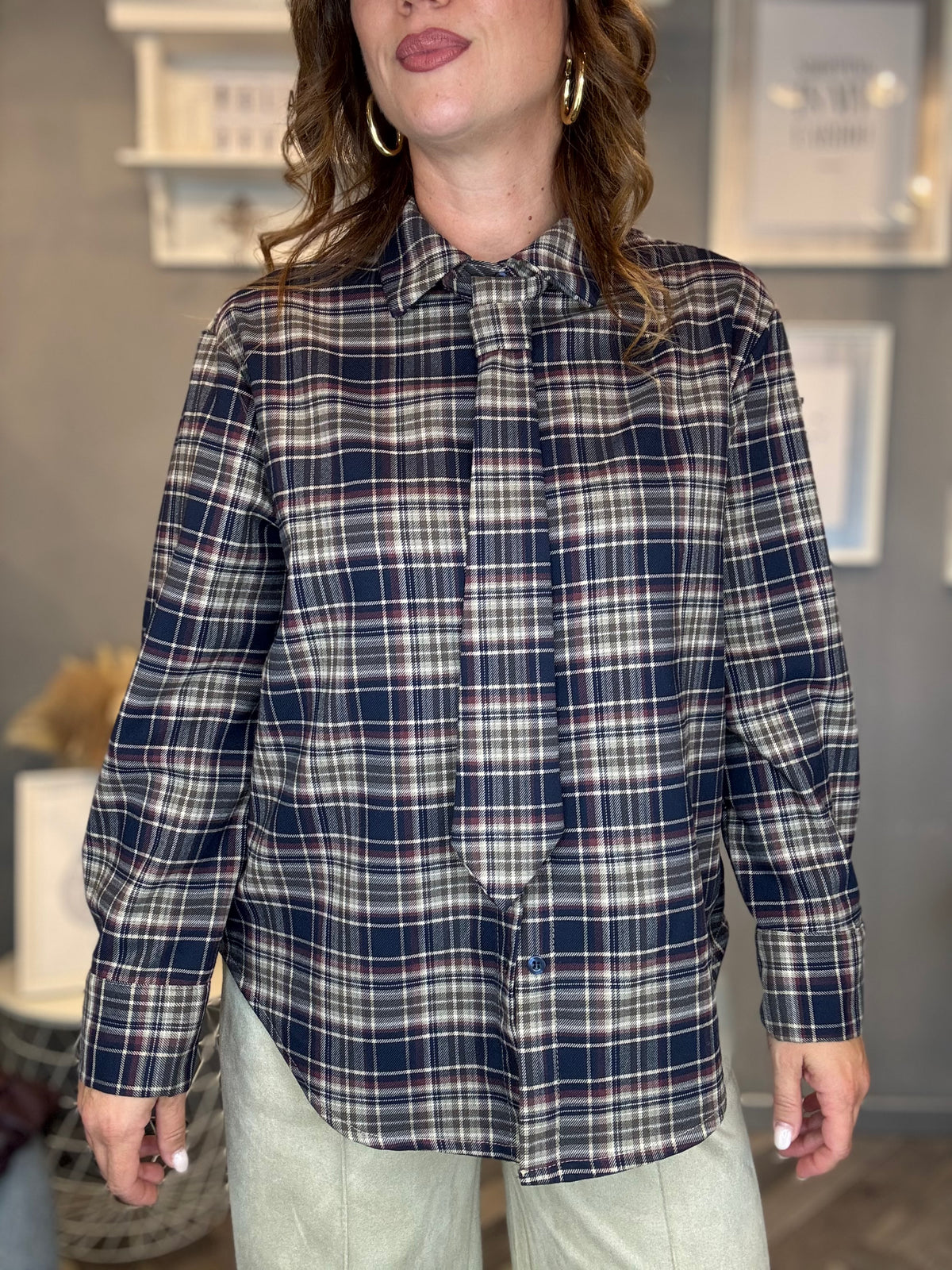 Camicia check blu e bordeaux con cravatta