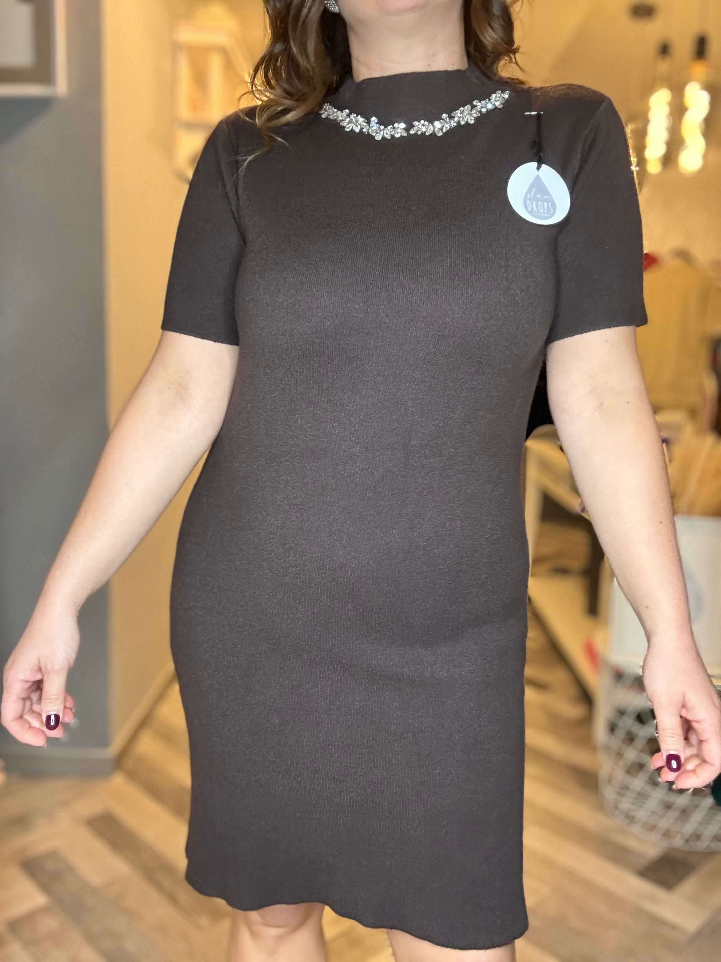 Abito punto Milano cabochon al collo