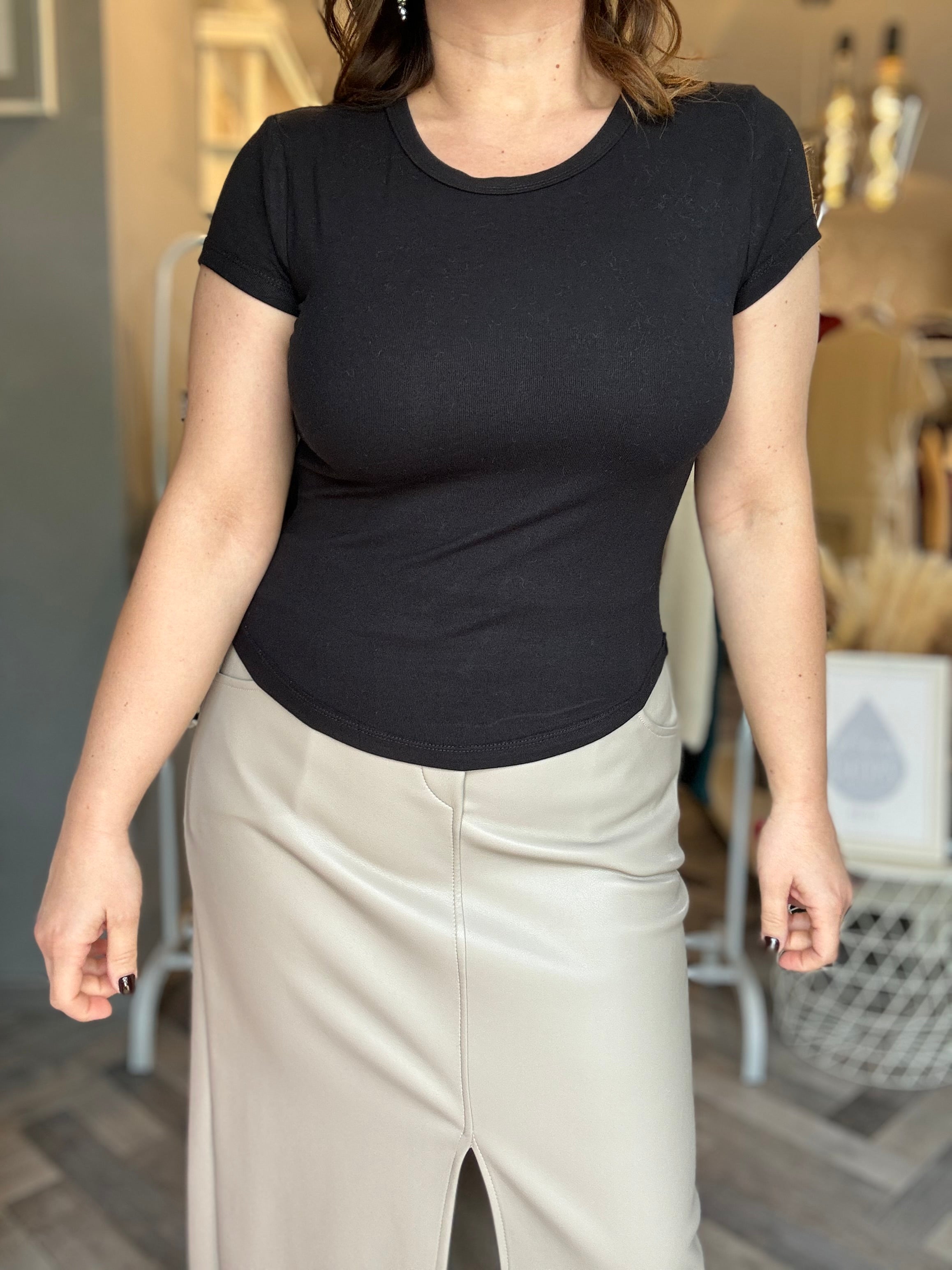 T-shirt elascizzata fondo tondo