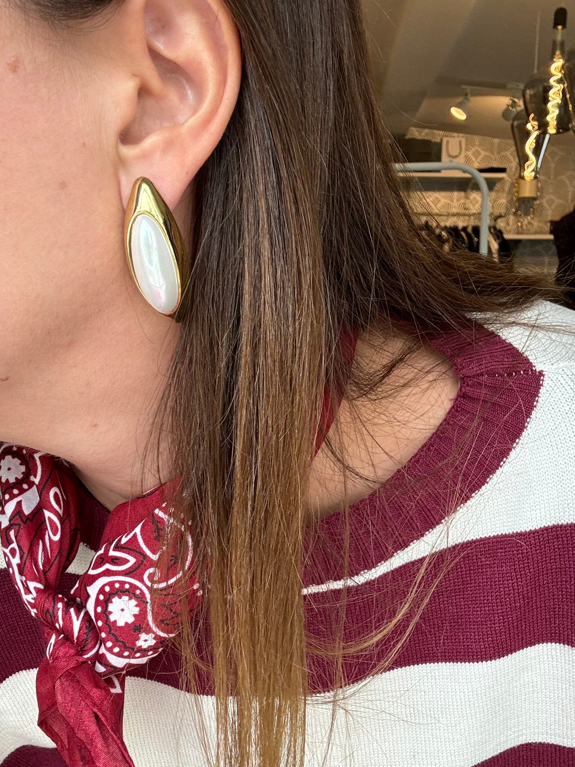 Orecchini ovali perla e oro