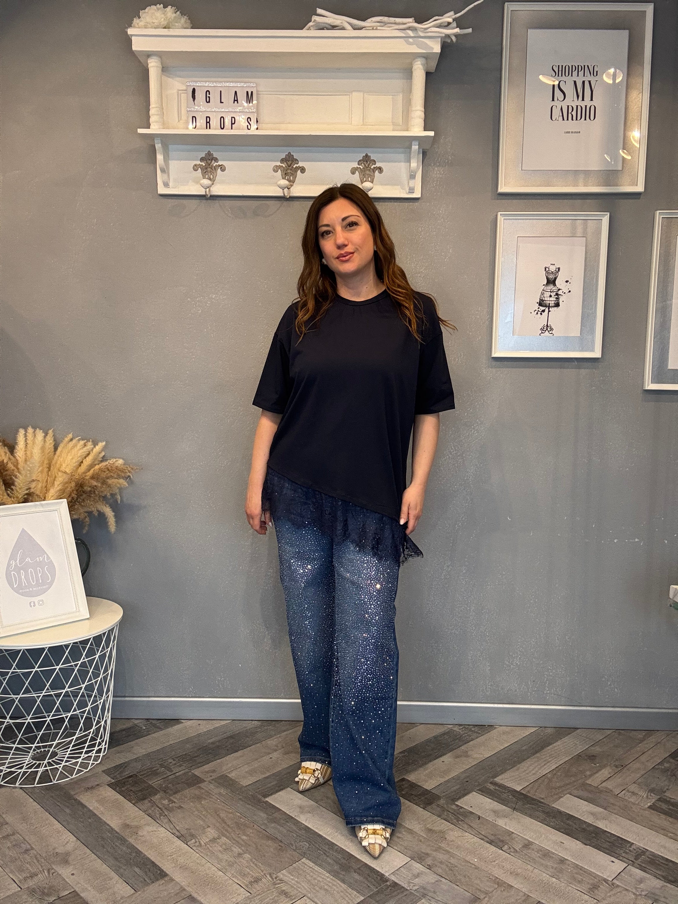 T-shirt blu over con pizzo