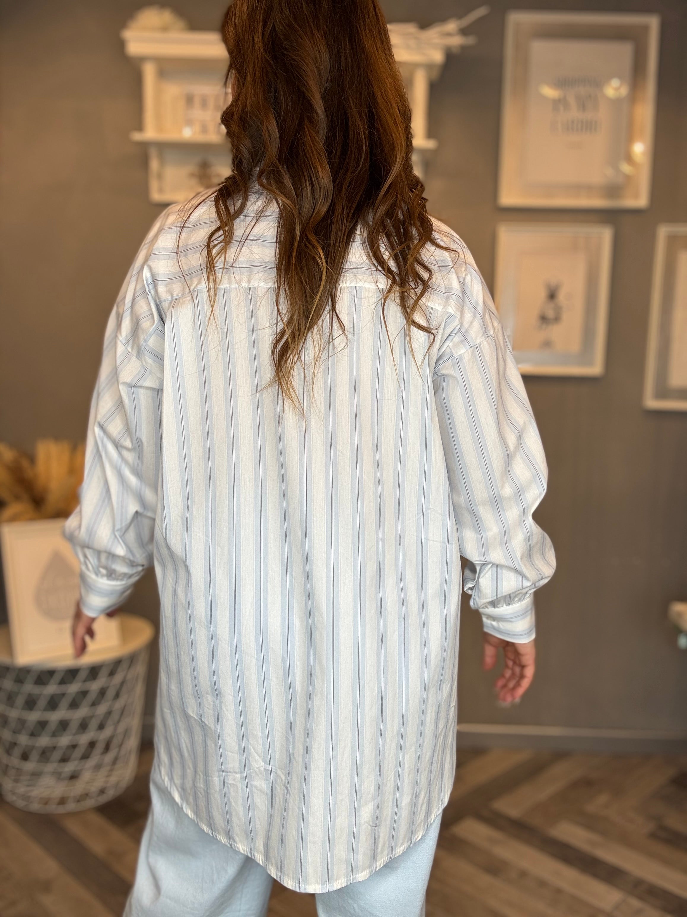 Camicia over righe soft celeste pastello
