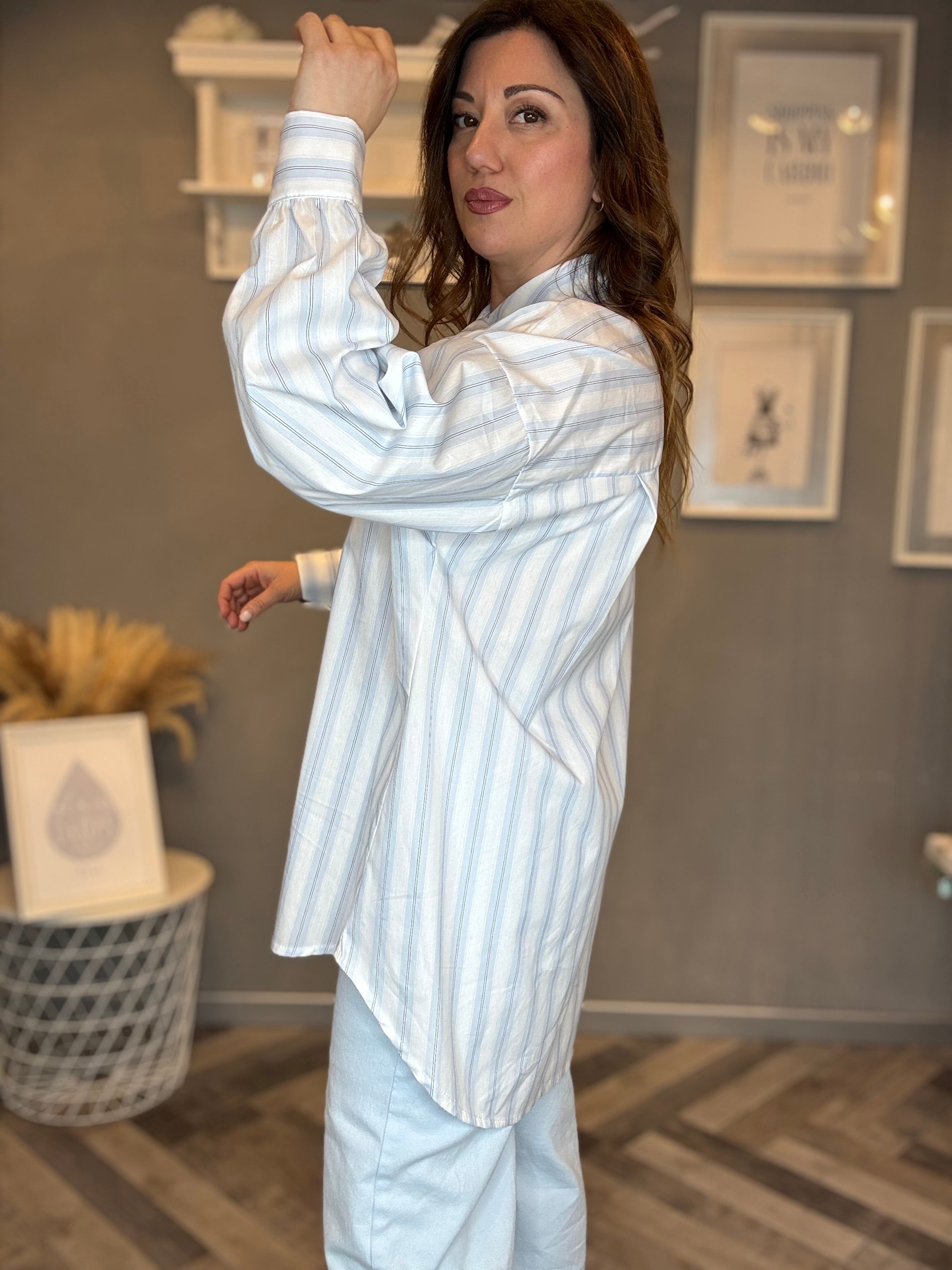 Camicia over righe soft celeste pastello