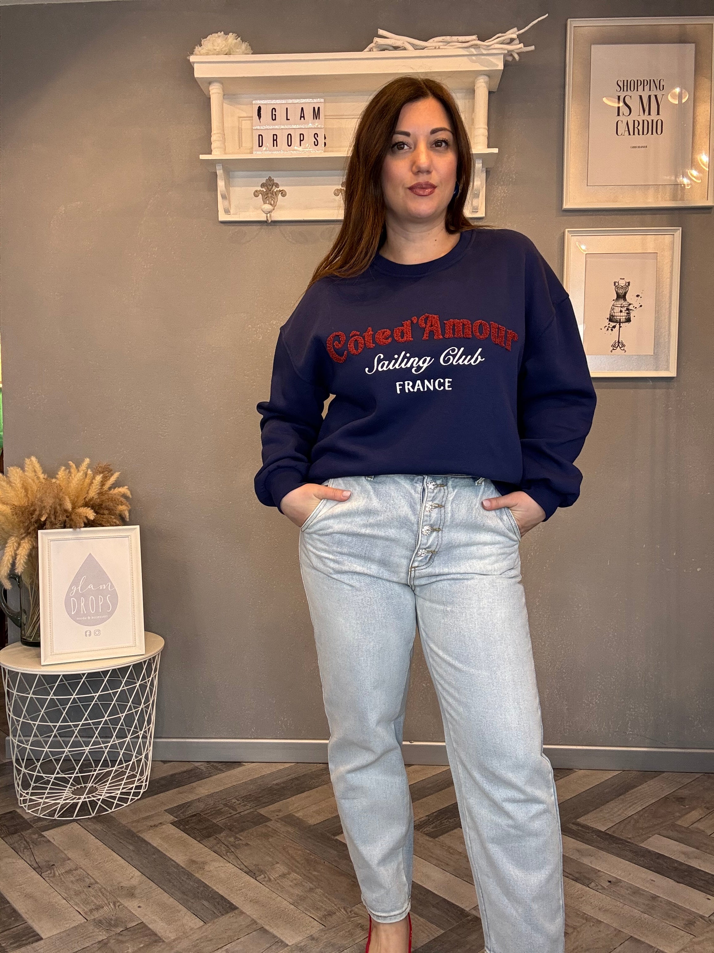 Jeans mom fit con bottoni gioiello lavaggio chiaro