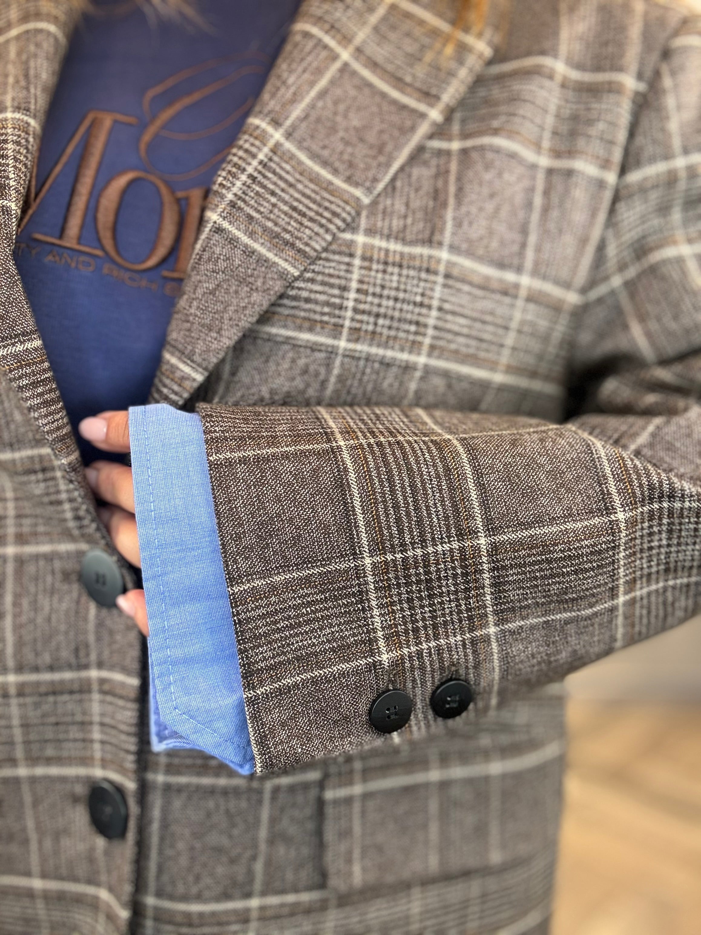 Lumina blazer marrone a quadri con polsino camicia