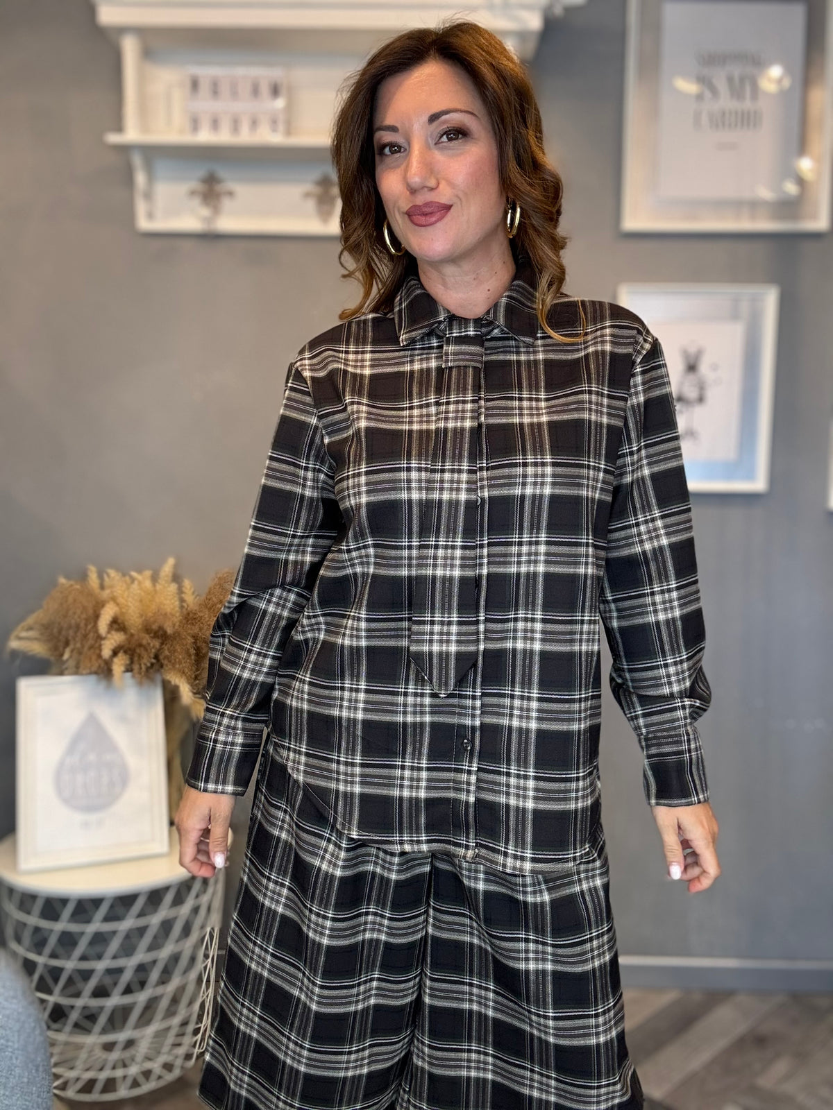 Camicia check moro e verde militare con cravatta