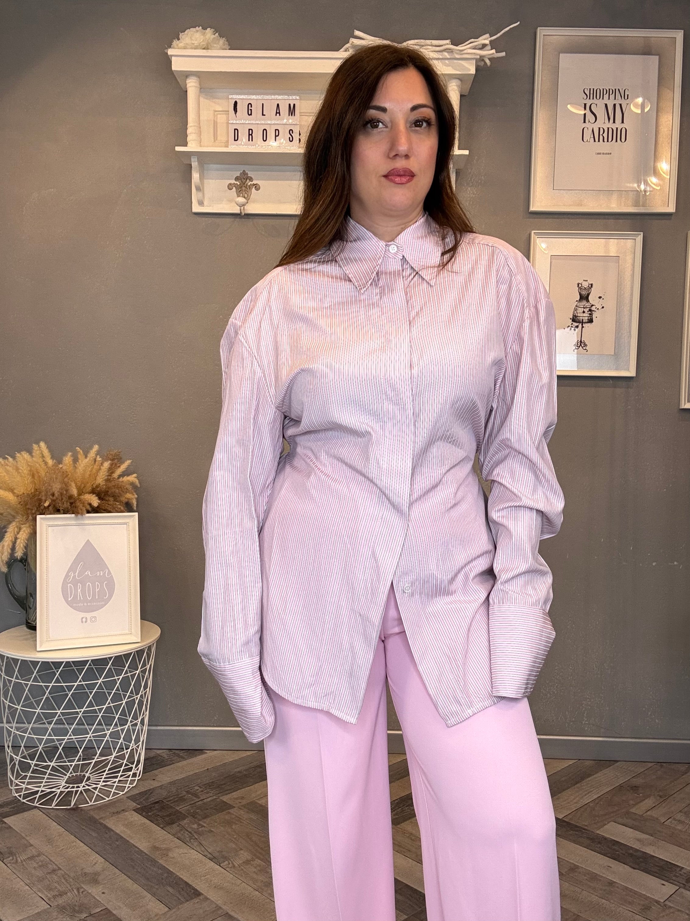 Camicia a righe bianche con laccio