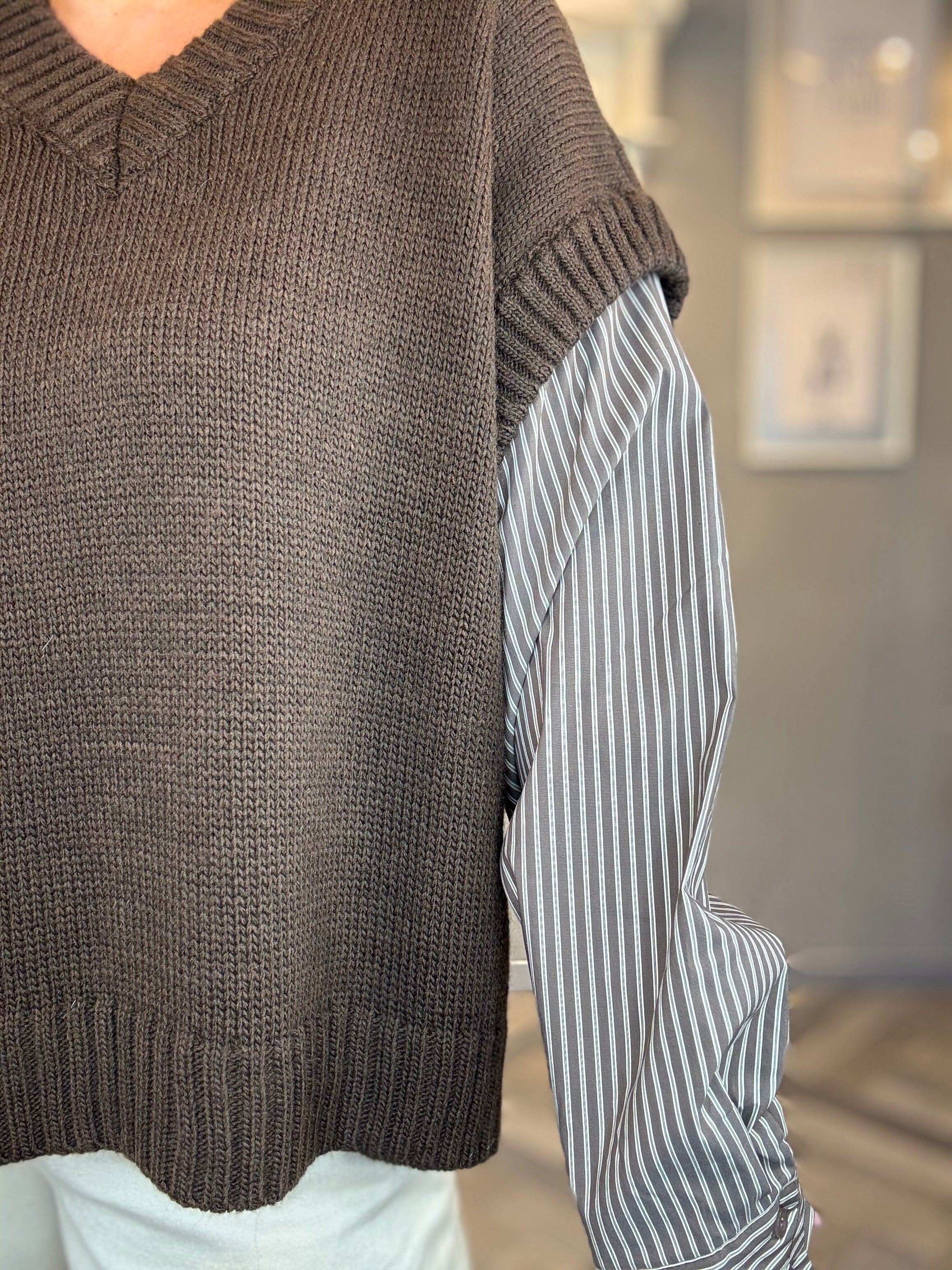 Lumina gilet in maglia cioccolato maniche camicia moro