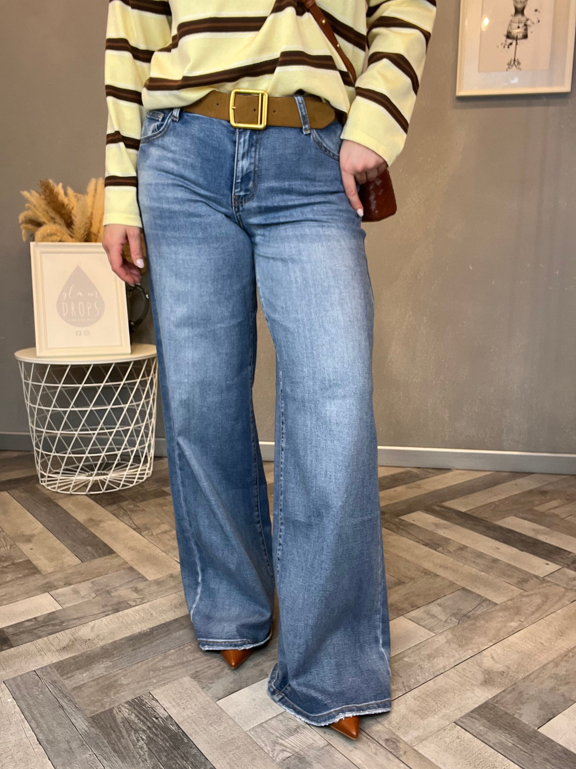 Jeans relax fit con cintura