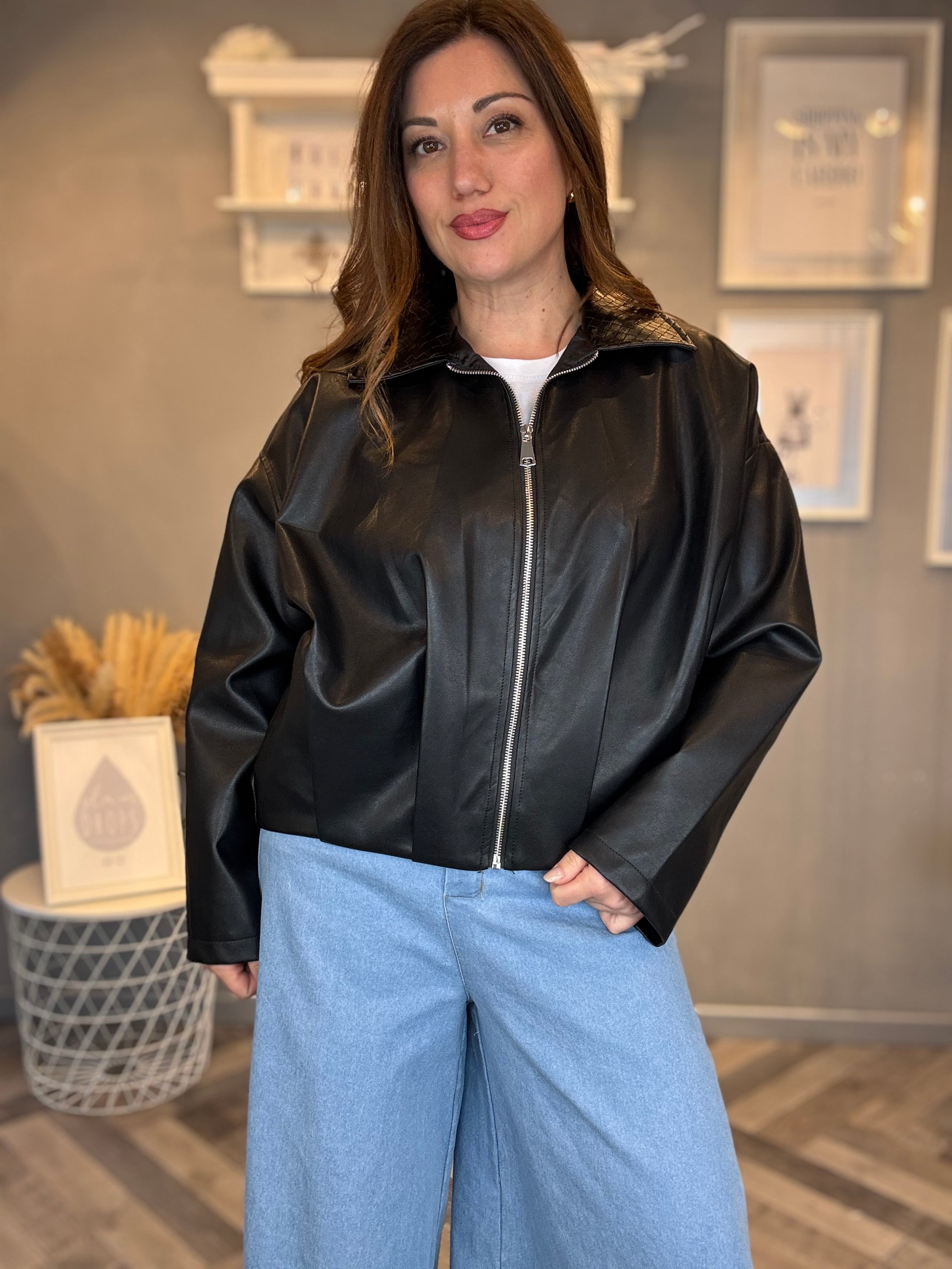 Bomber ecopelle collo intrecciato nero