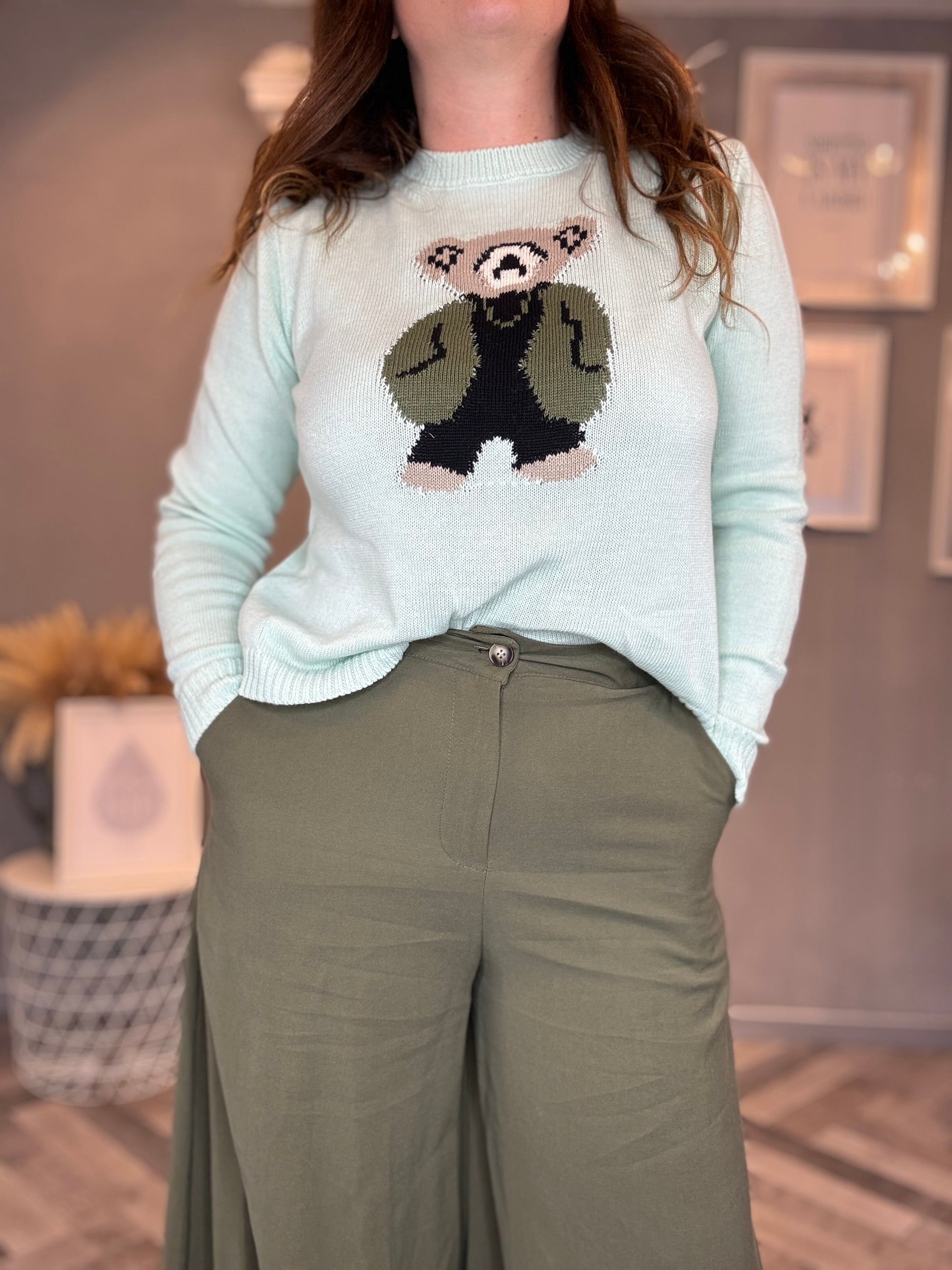 Maglioncino menta con orsetto militare
